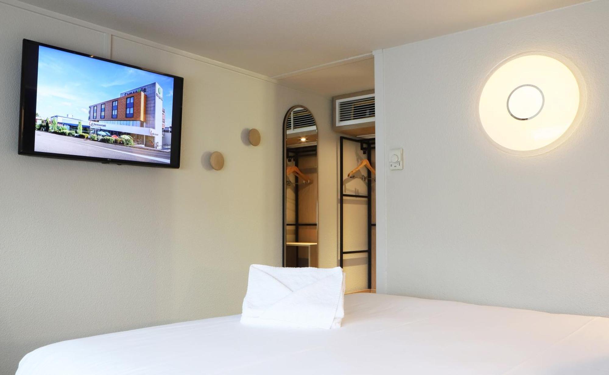 Standard Double Room Exterior Bulding