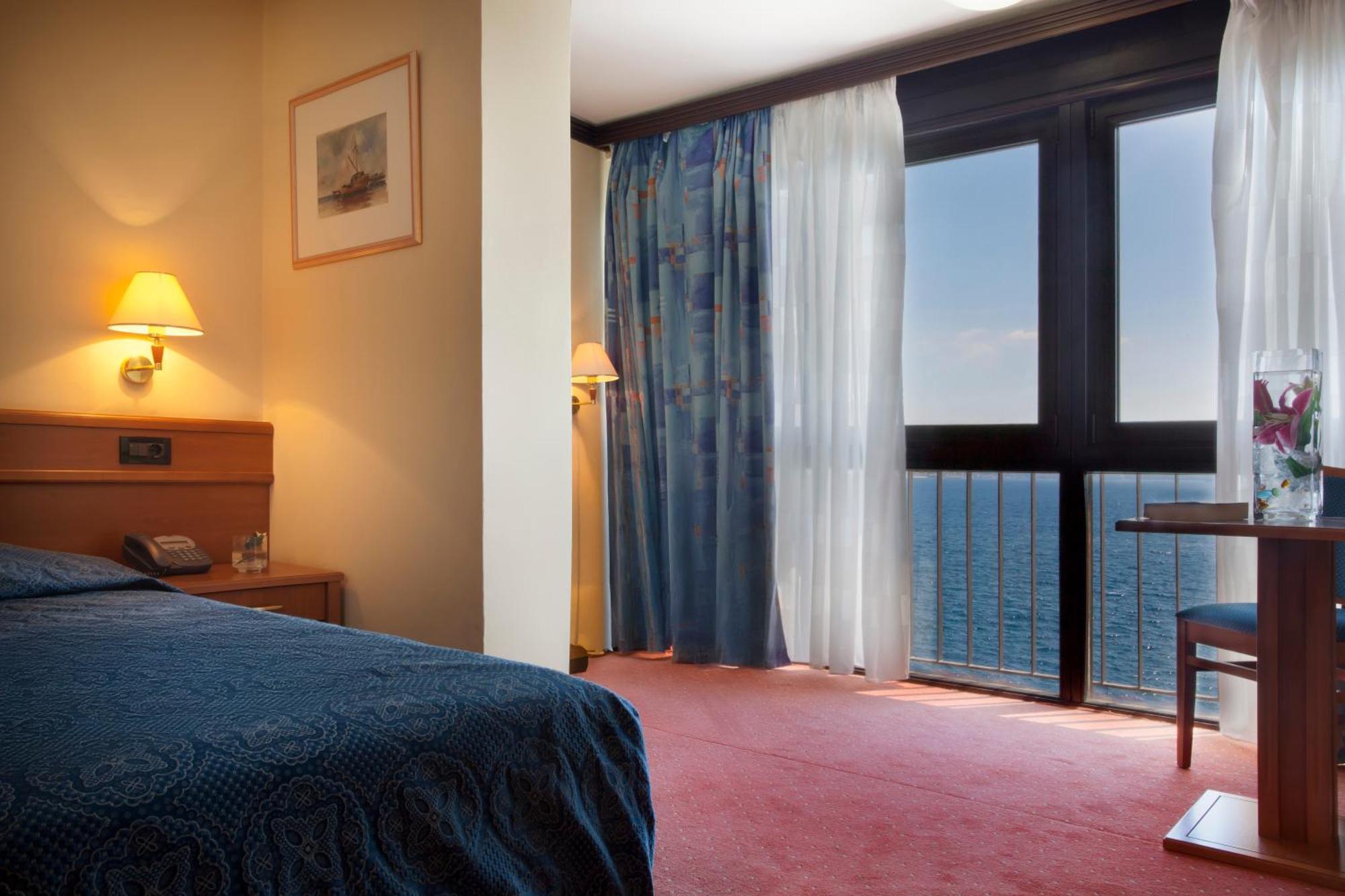Double Room Sea View Sofa