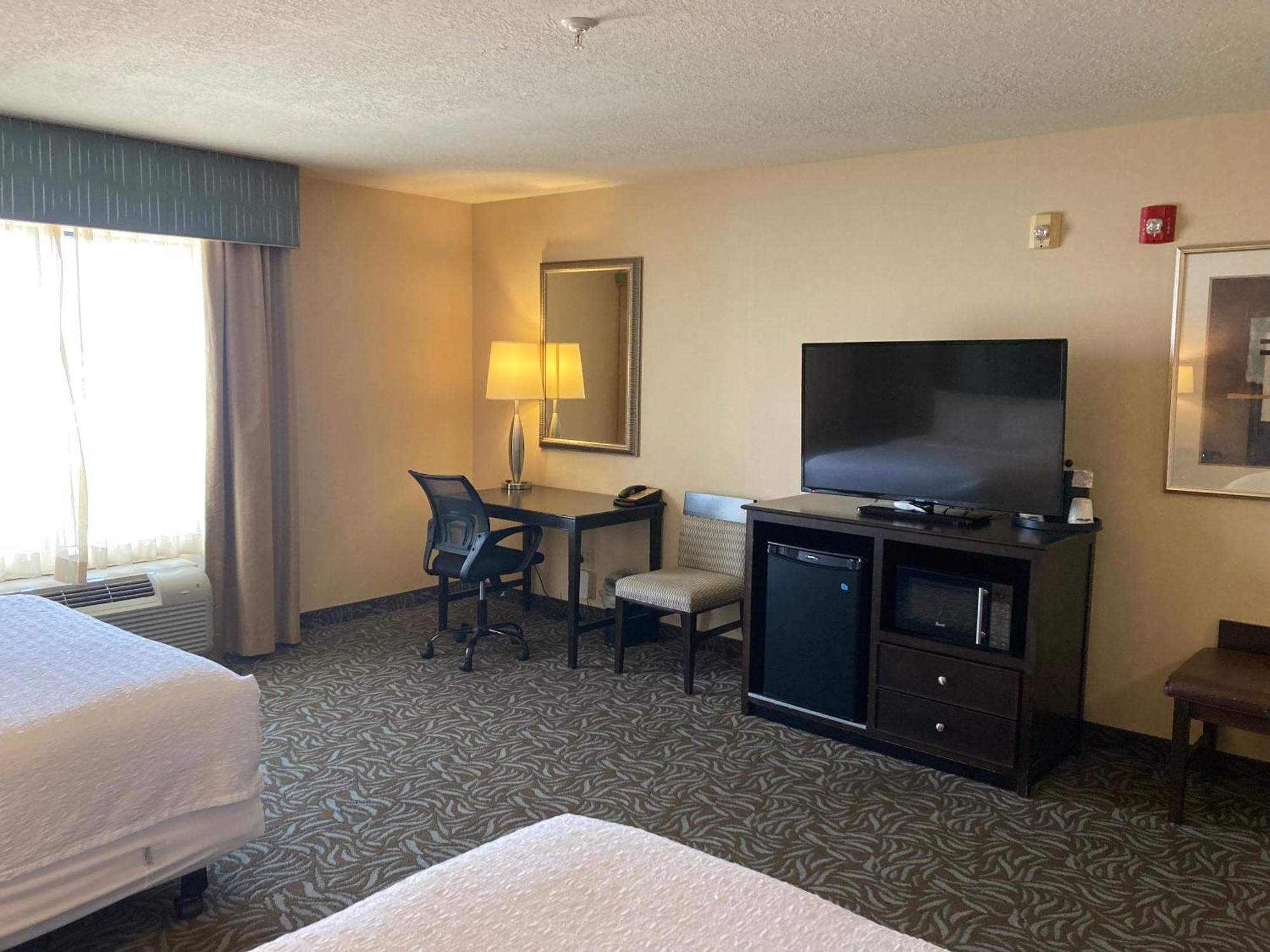 Queen Room Two Queen Beds Mobility Hearing Access or Non-Smoking