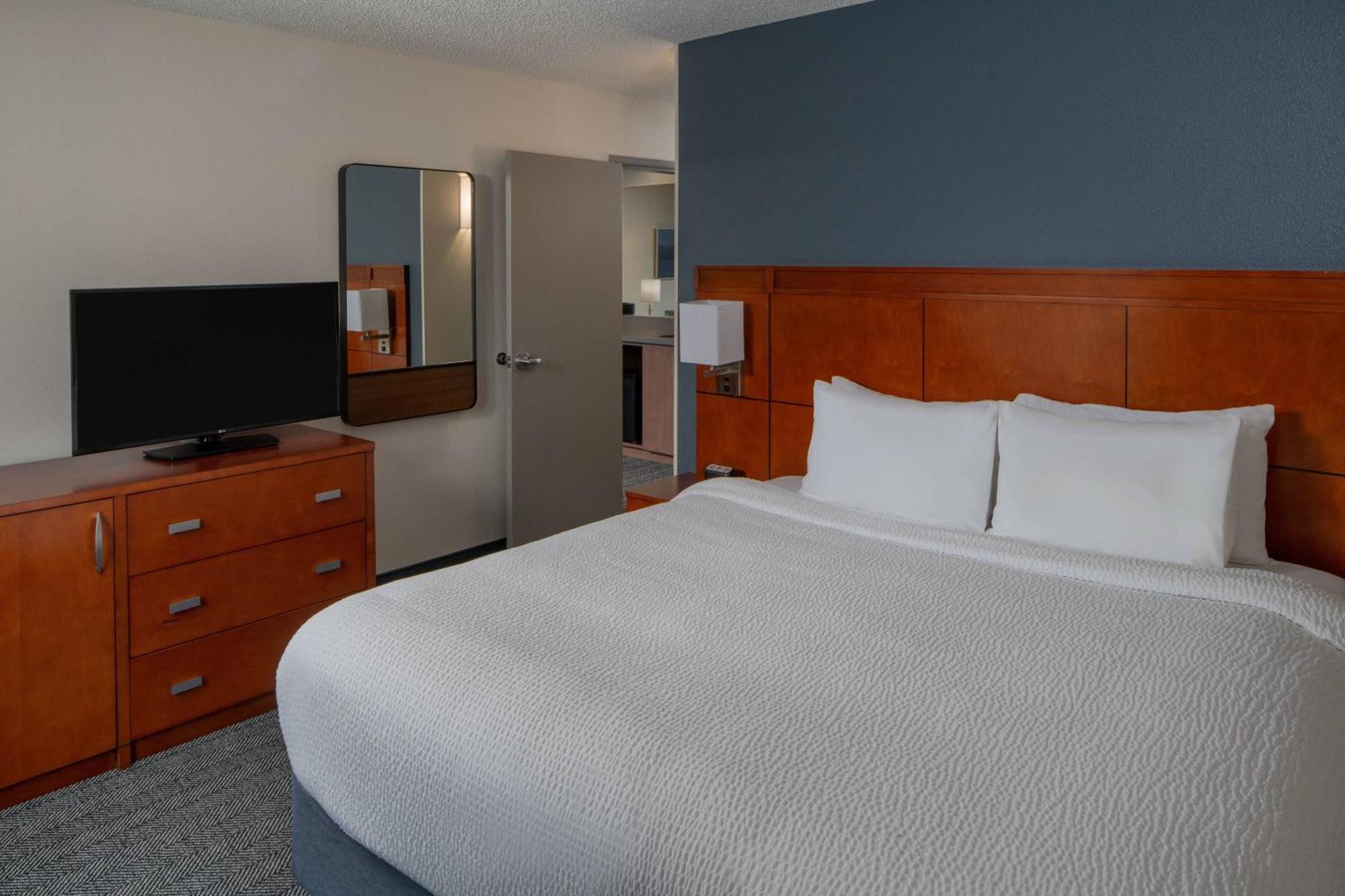 One-Bedroom King Suite