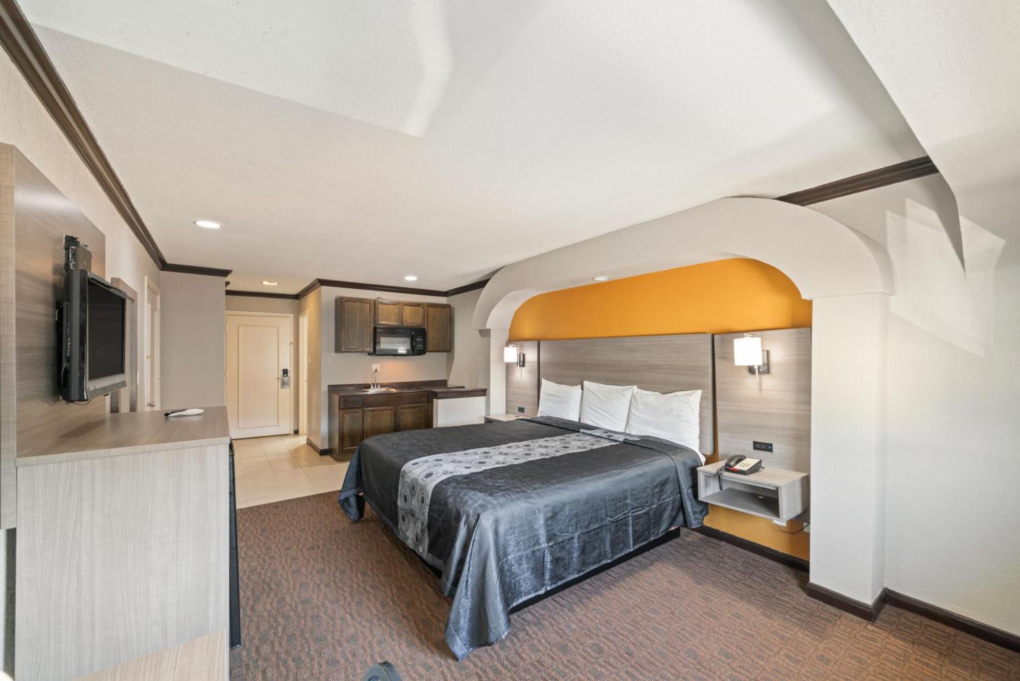 King Room Kitchenette Non-Smoking