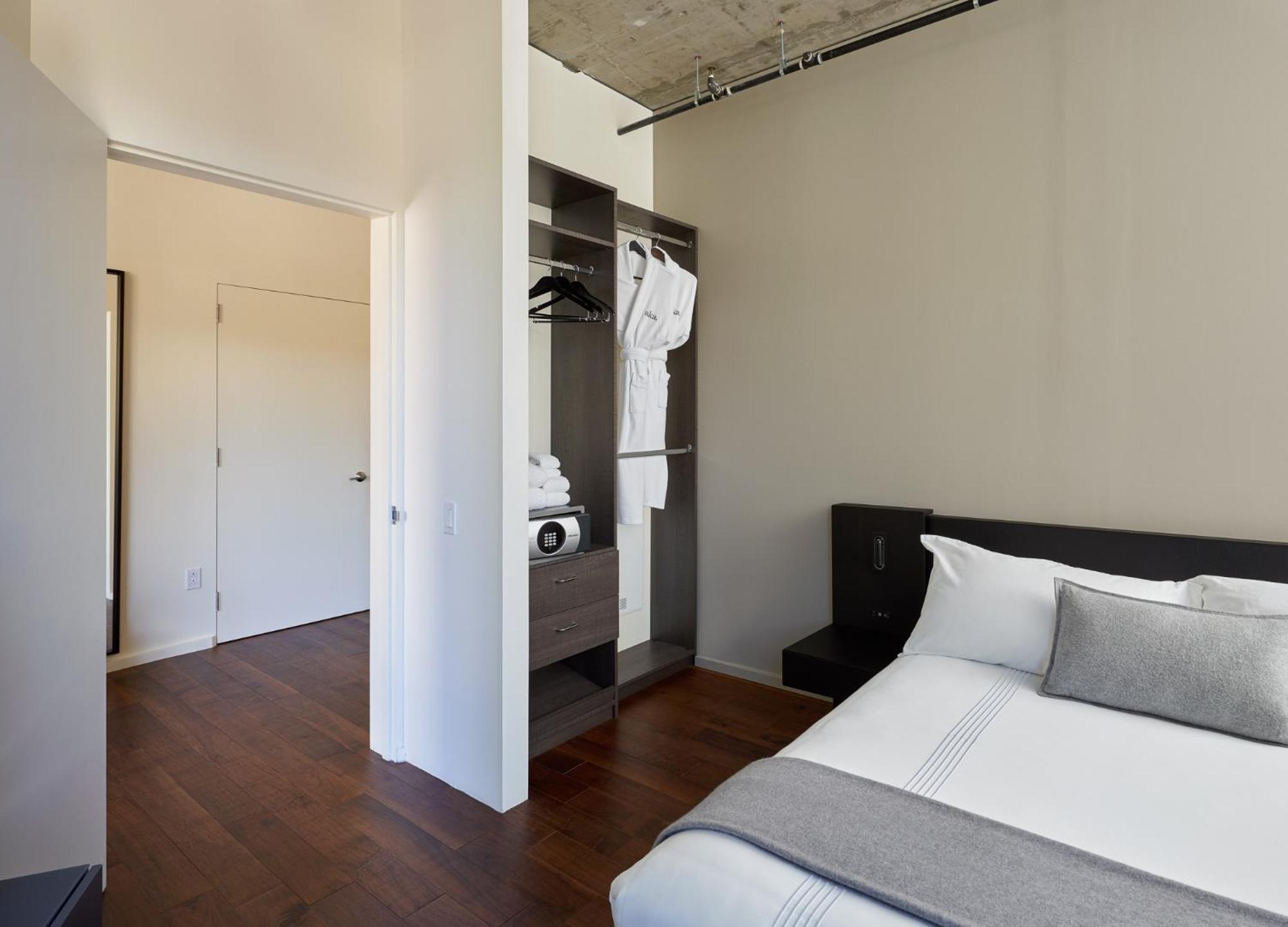 One Bedroom Sunset Suite Accessible