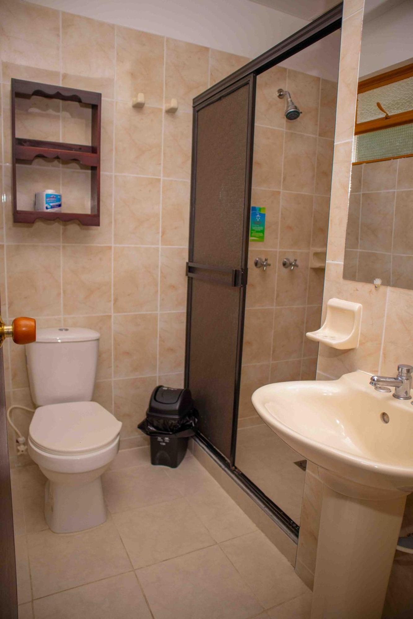 Habitación Familiar con baño privado