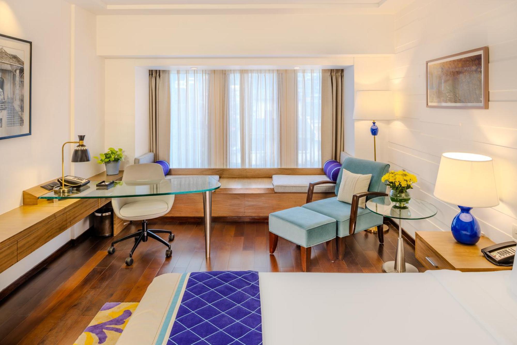 Deluxe Room City View King Bed