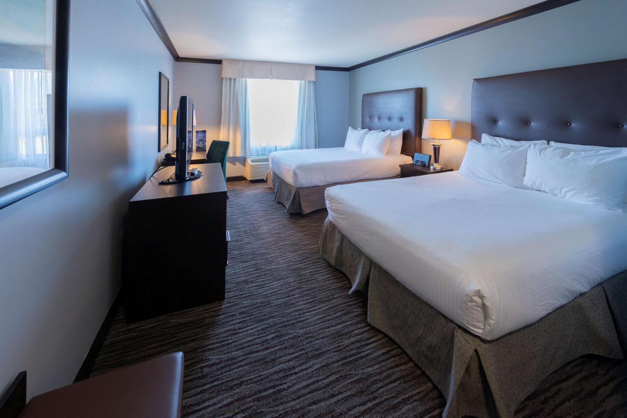 Queen Room Two Queen Beds