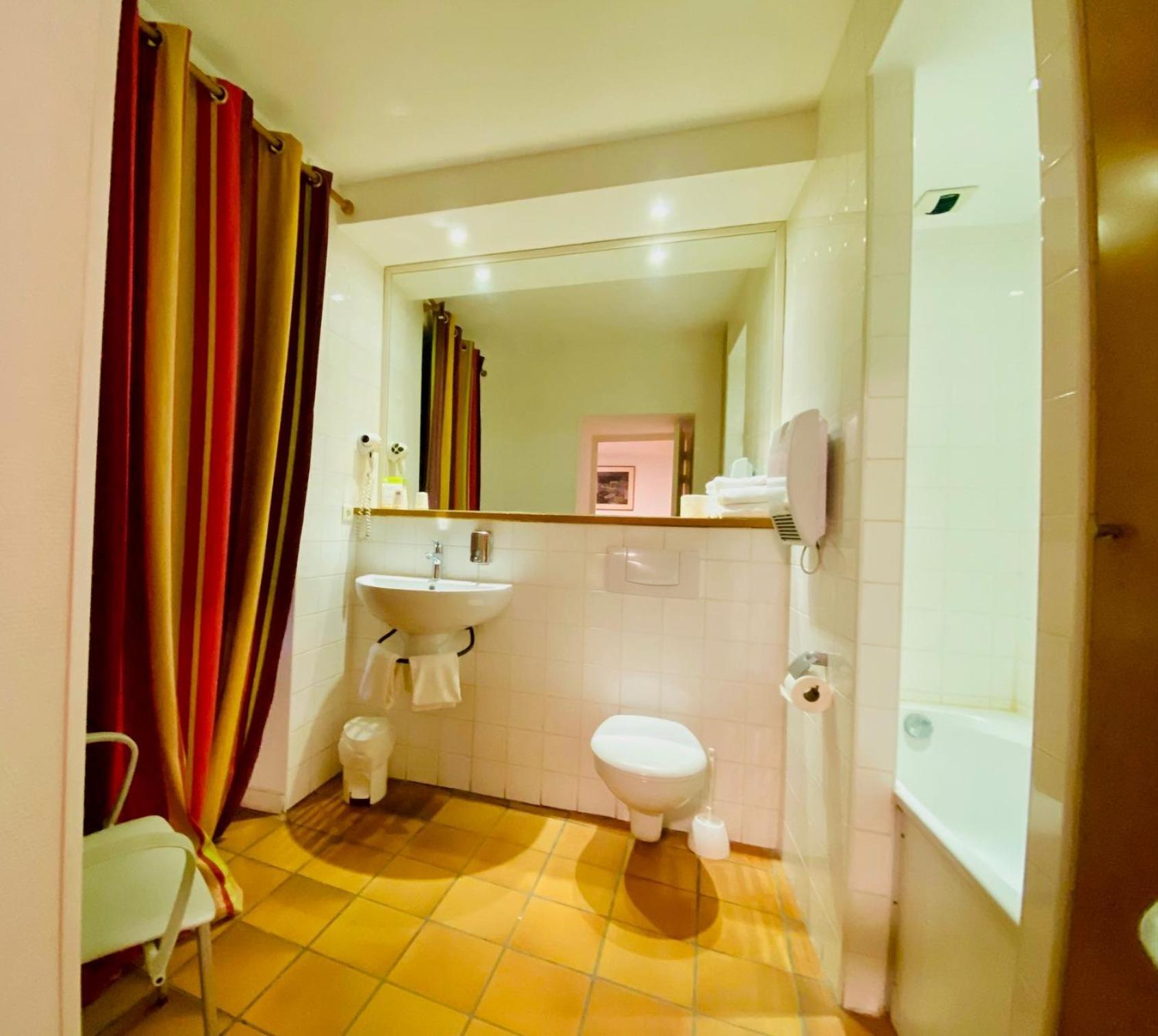 Double Room Bath,1619177699:JPEG