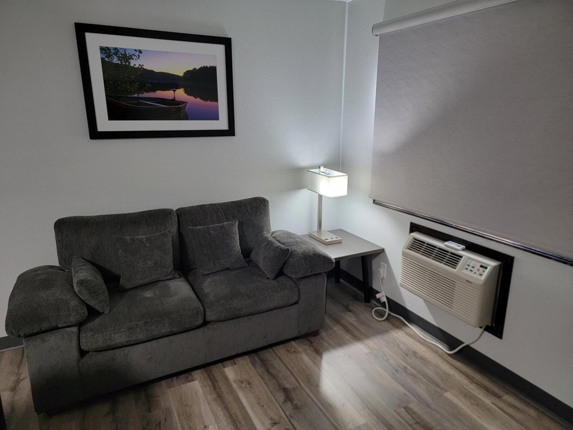 One King Bed Kitchenette Suite Non-Smoking