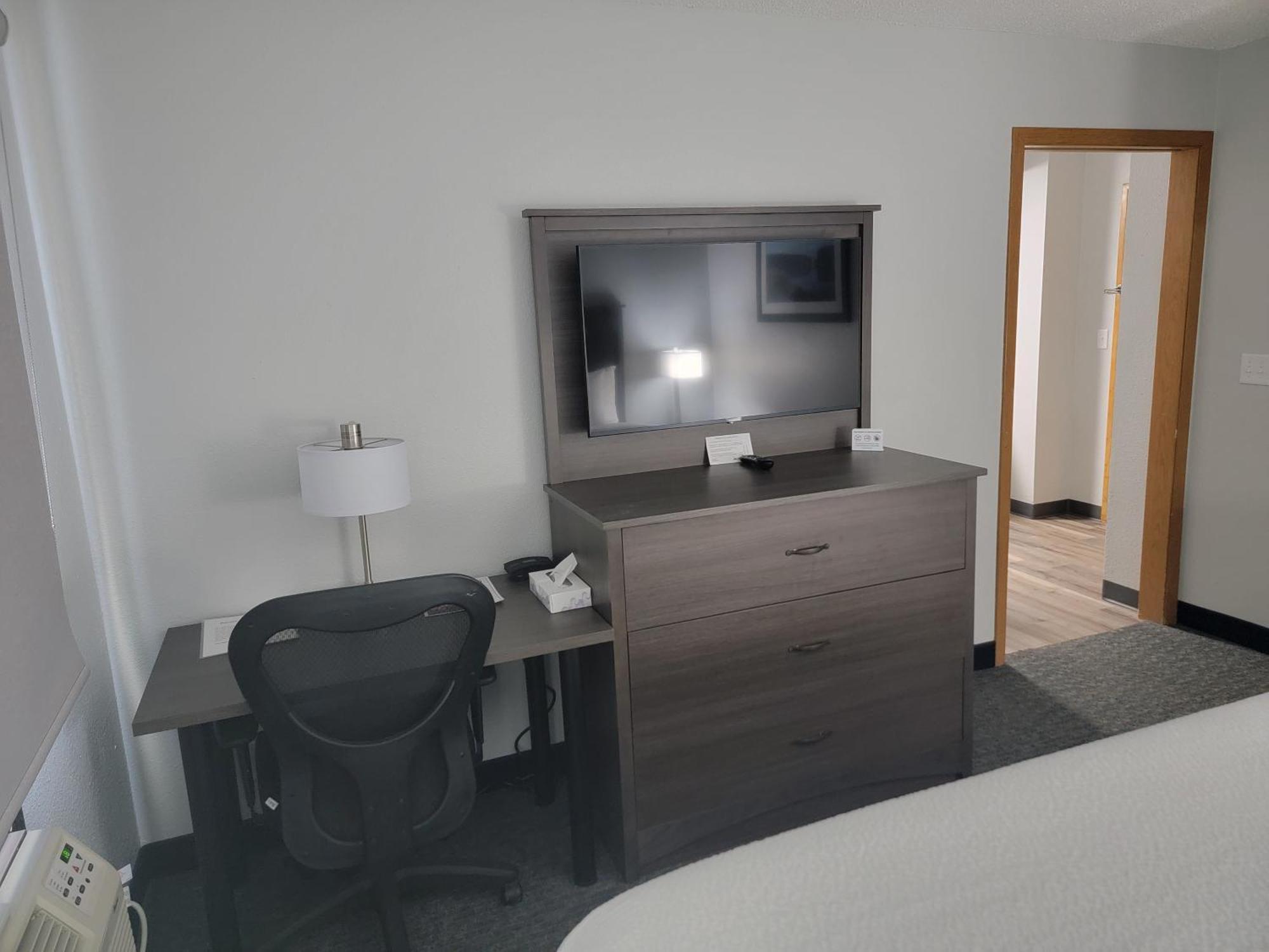 One King Bed Kitchenette Suite Non-Smoking