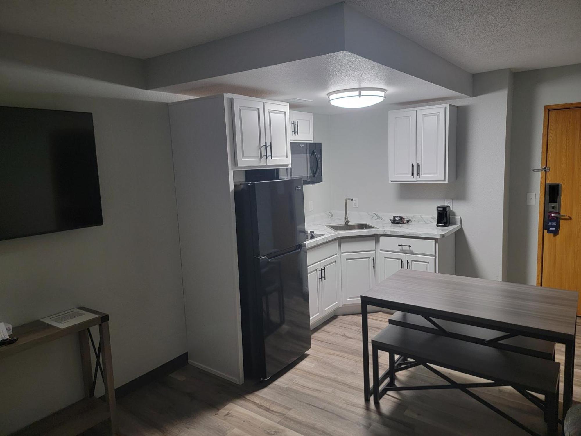 One King Bed Kitchenette Suite Non-Smoking