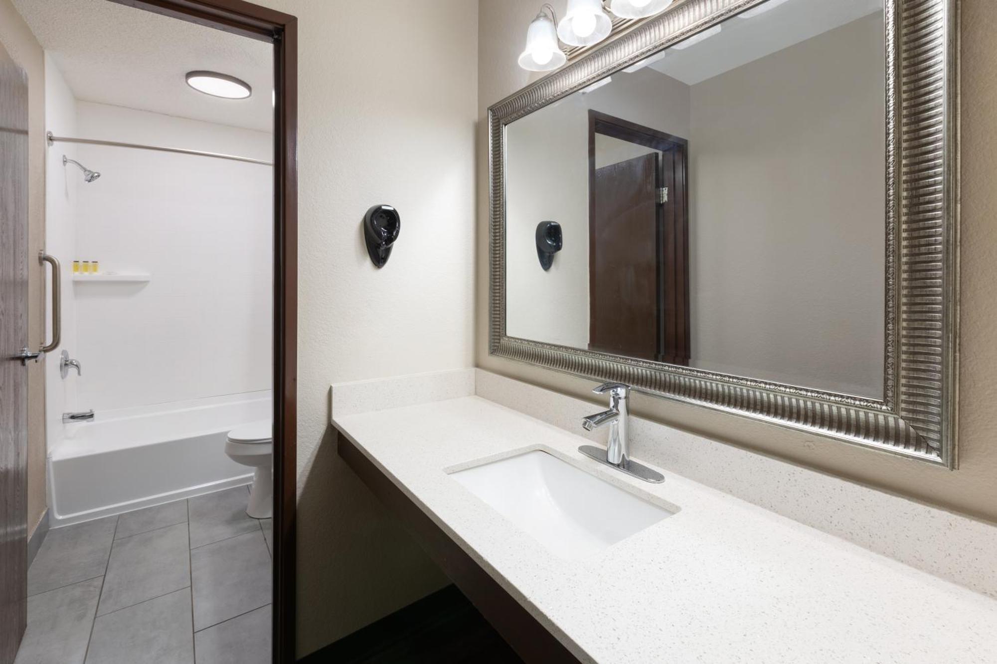 Studio Suite Two Double Beds Non-Smoking
