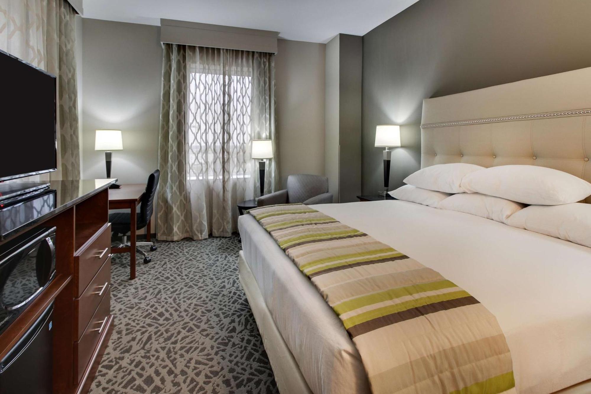 Deluxe King Room
