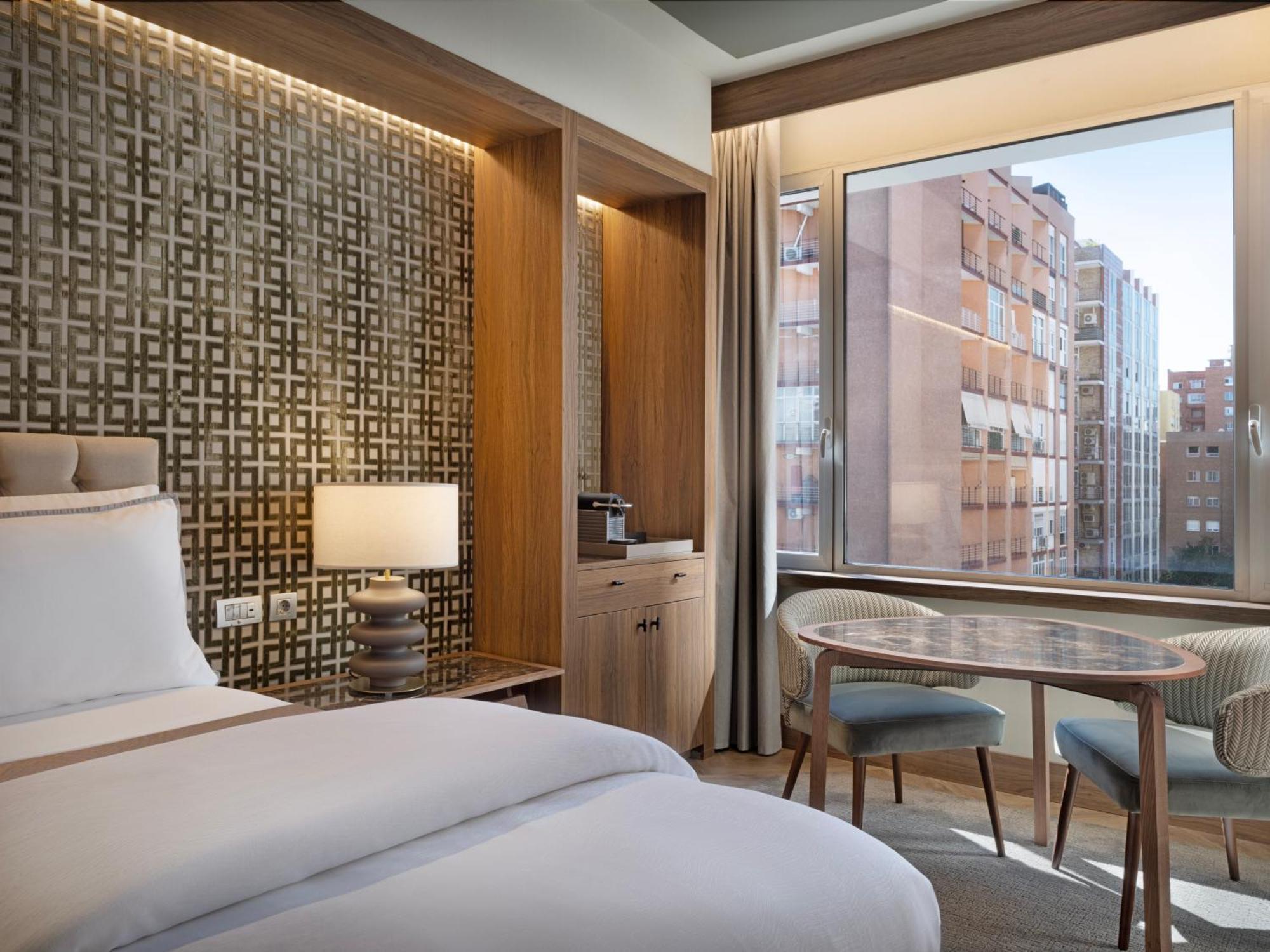 Deluxe Twin Room City View