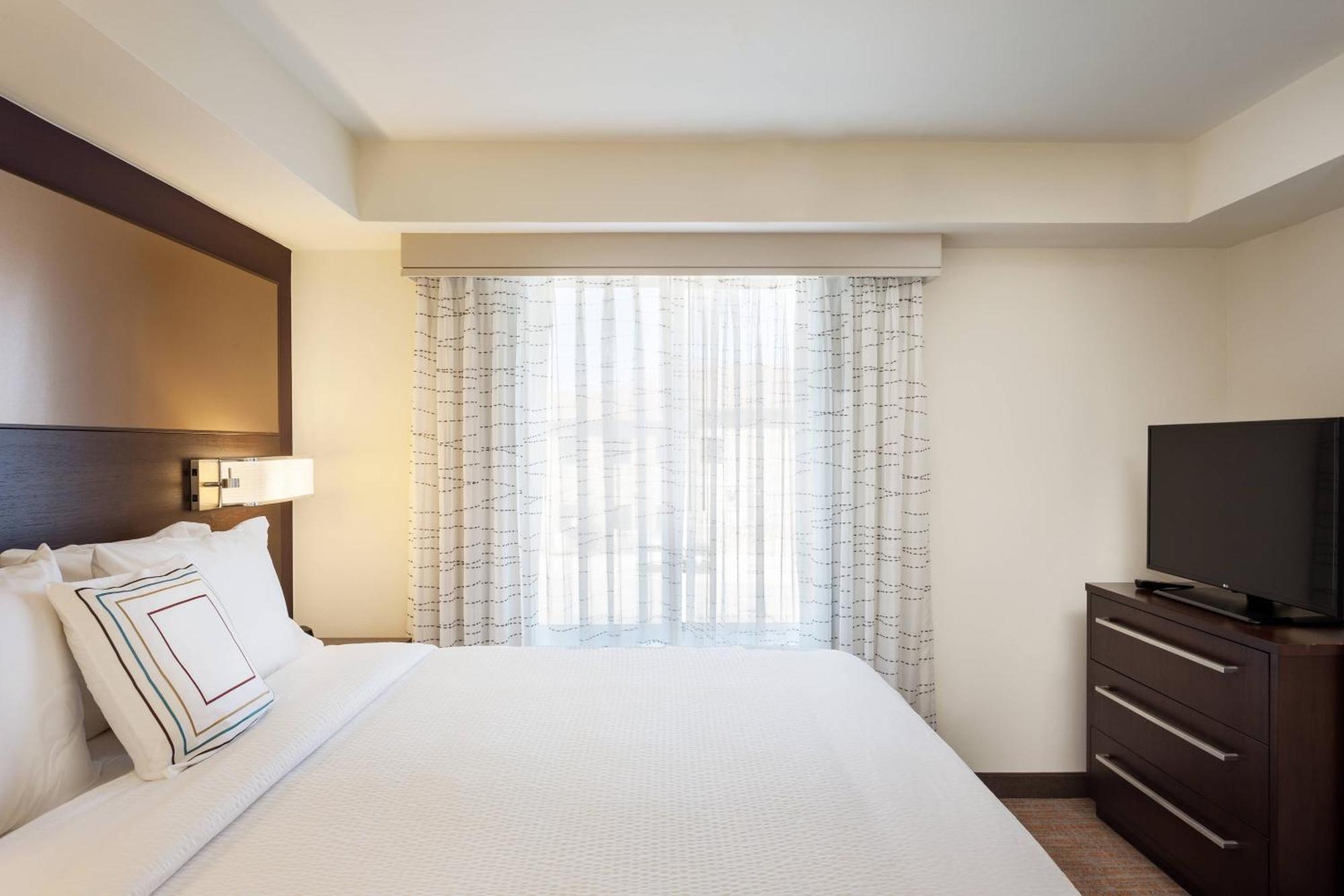 One-Bedroom King Suite
