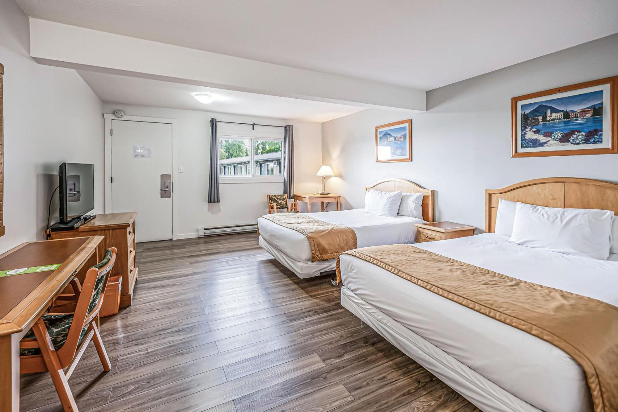 Standard Queen Room Two Queen Beds
