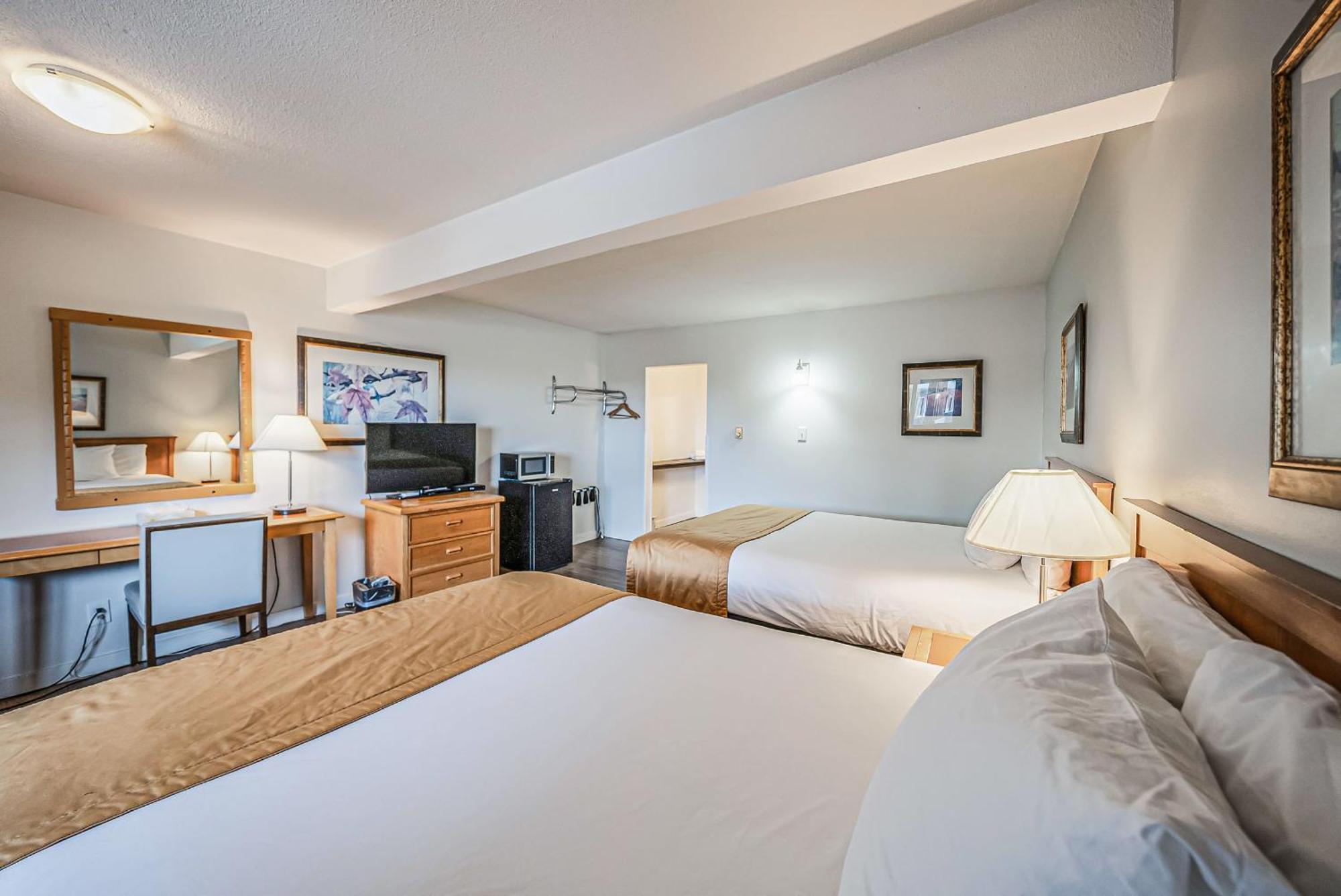 Standard Queen Room Two Queen Beds