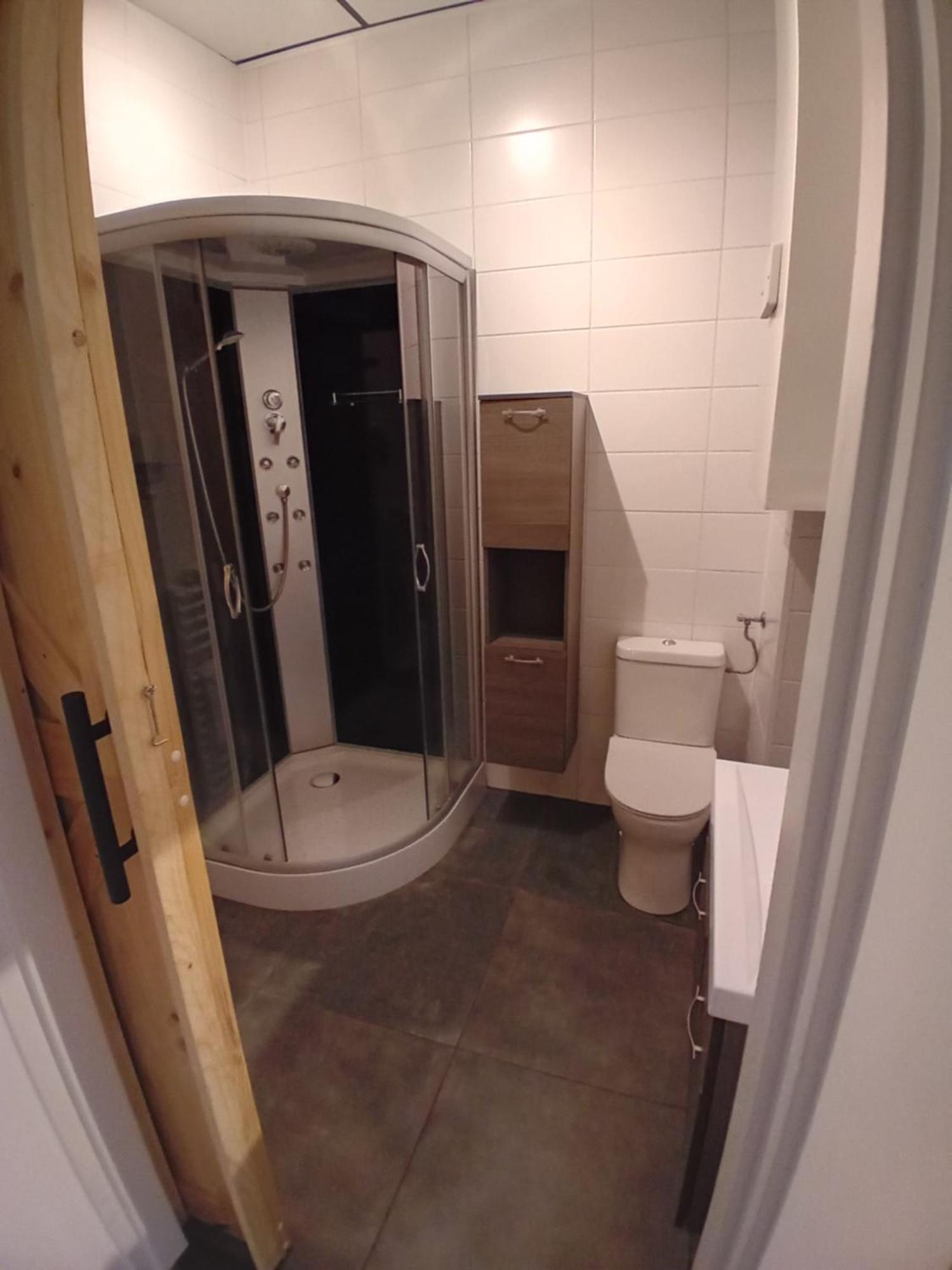 Twin Room Private Bathroom