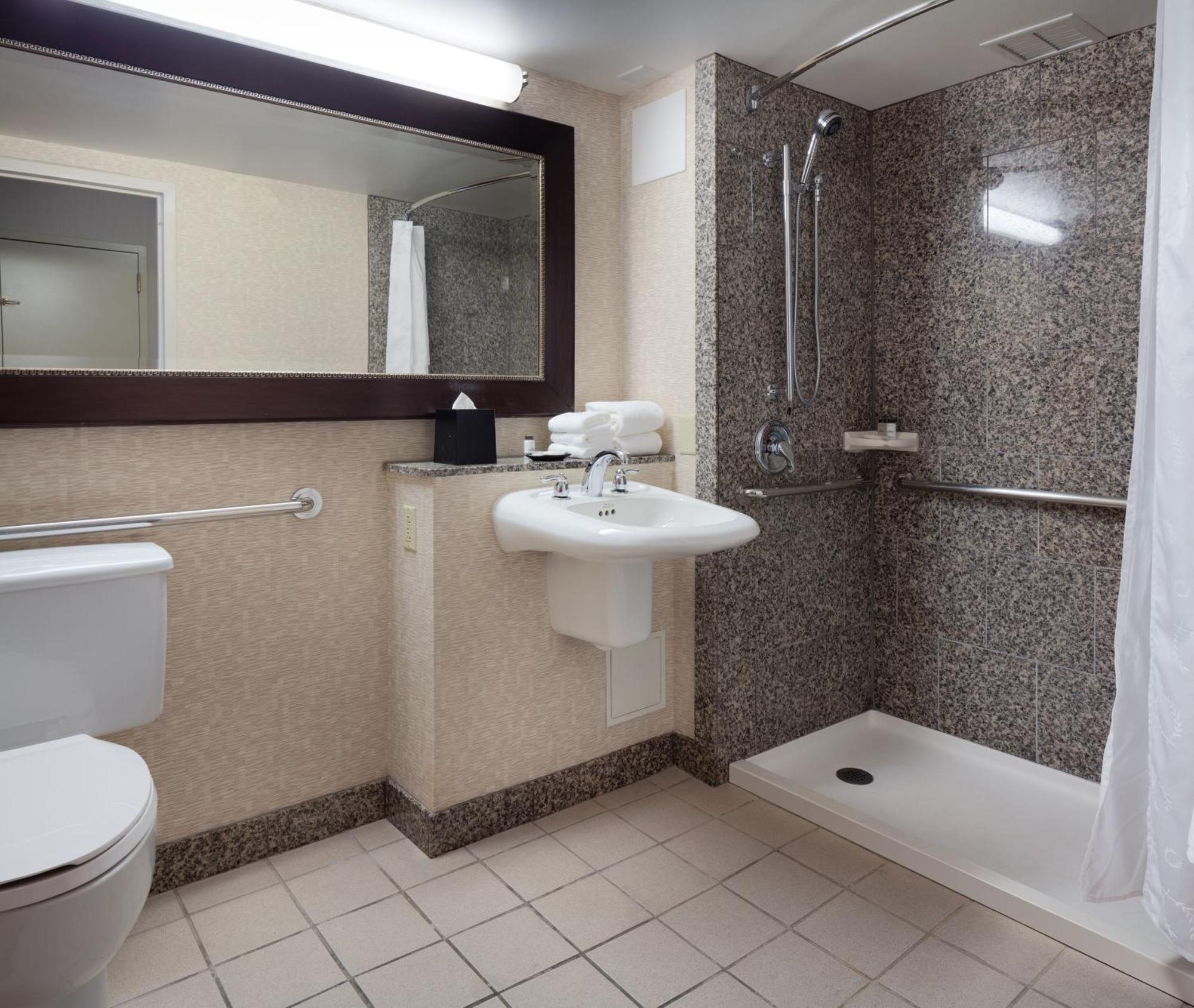 Traditional Queen Room with Two Queen Beds and Roll-in Shower - Mobility and Hearing Accessible