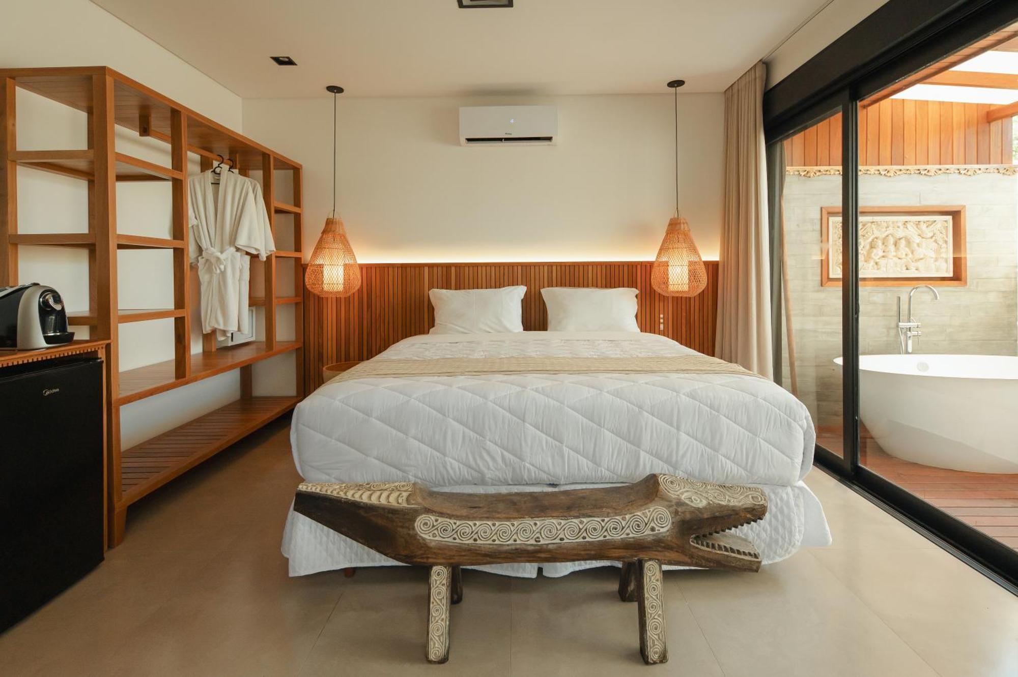 Deluxe Suite Spa Bath