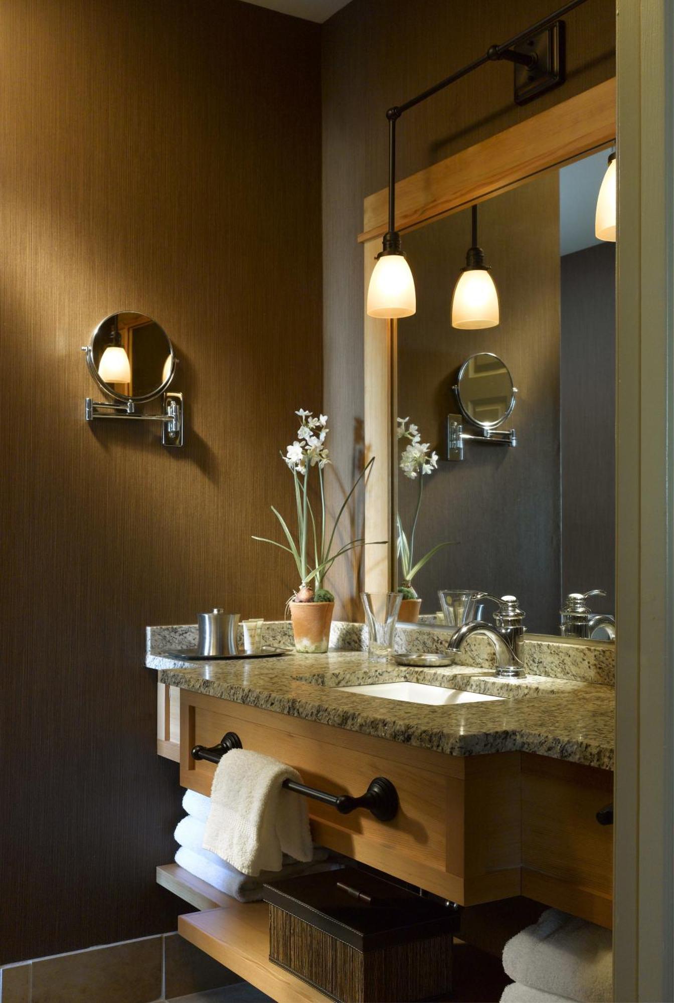 Deluxe King One-Bedroom Suite