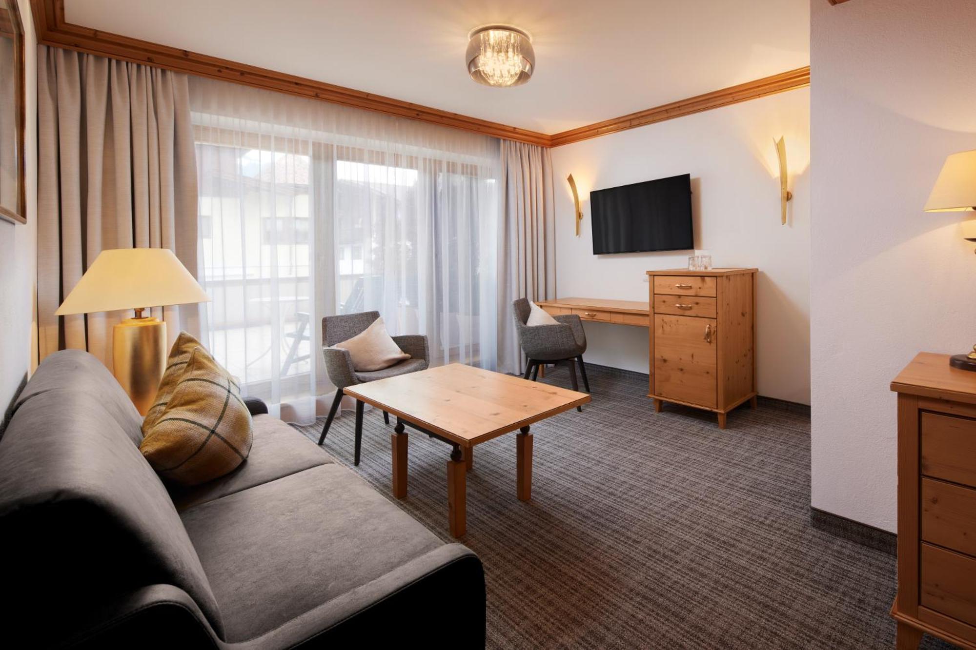 Double Room,1621413039:JPEG