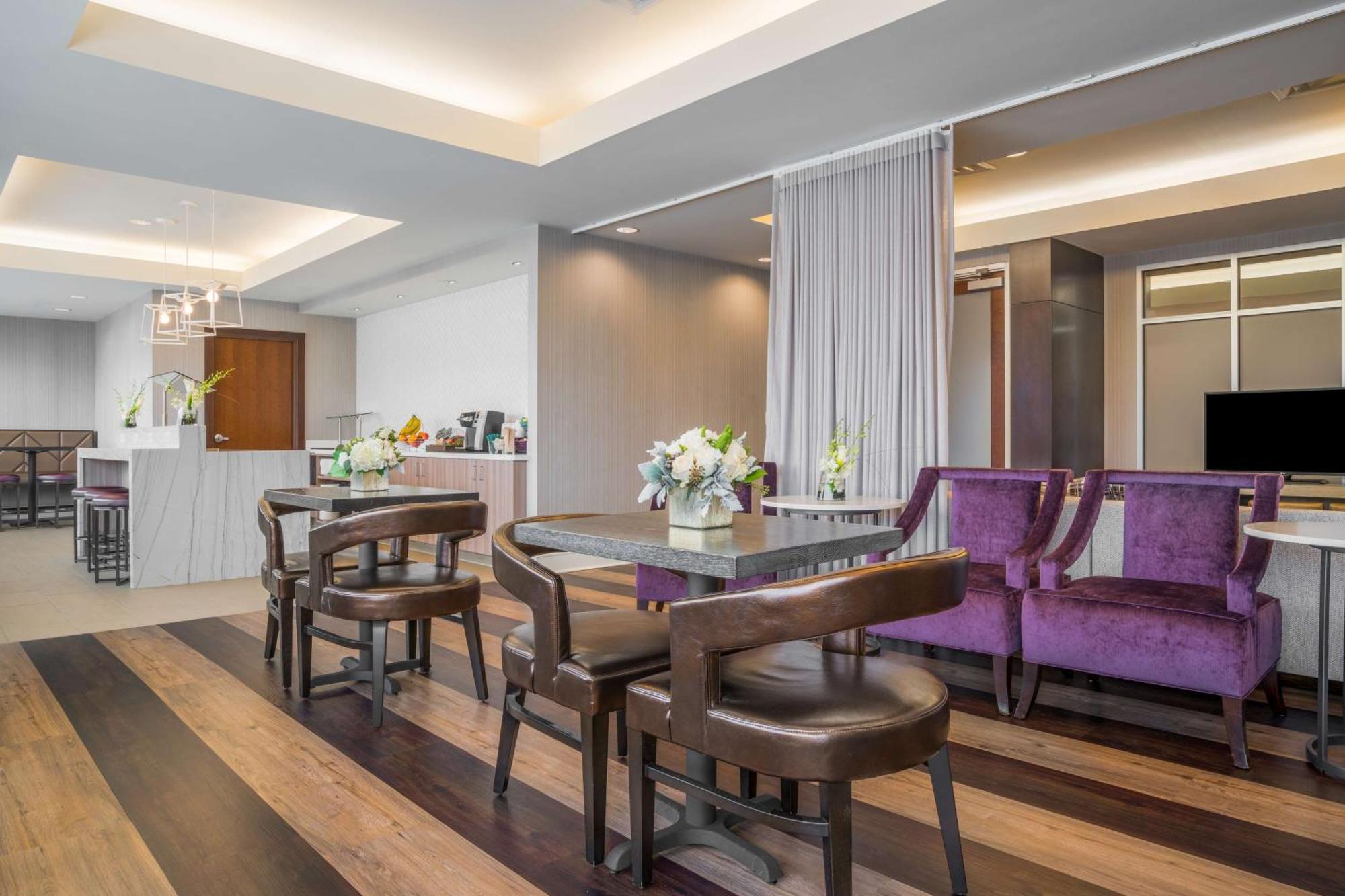 Non-Smoking Executive King Room