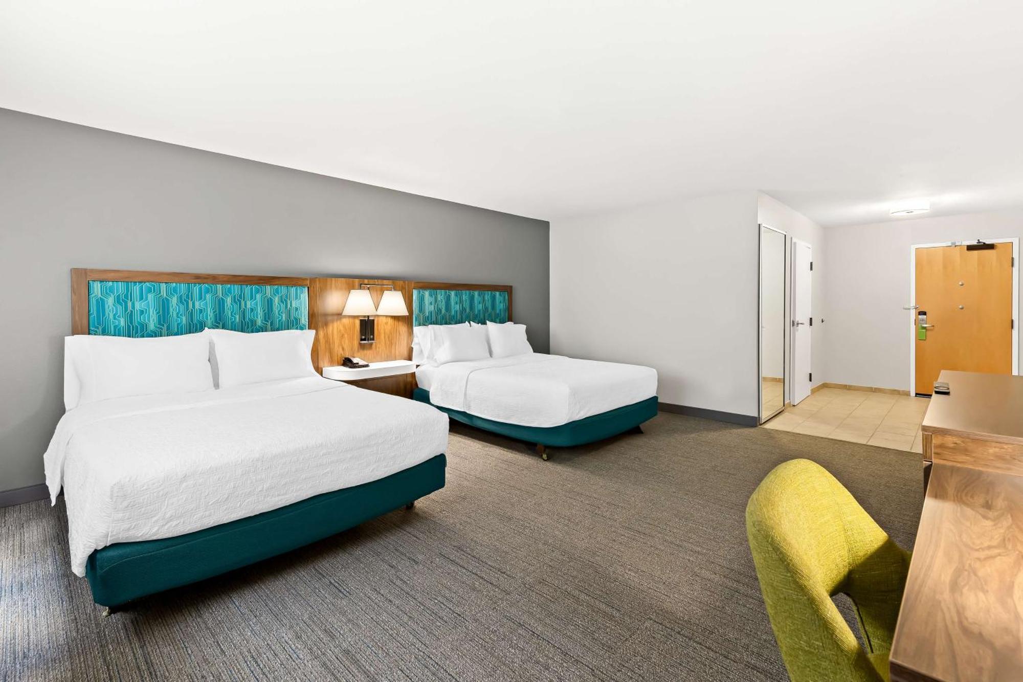 Queen Room Two Queen Beds Mobility Hearing Access or Non-Smoking