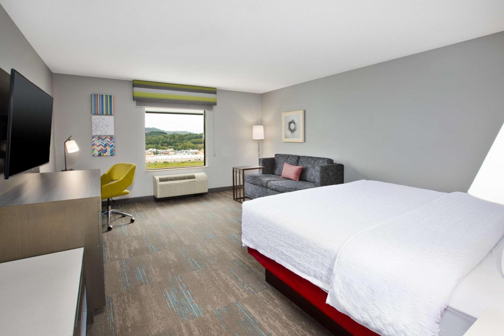 King Room with a View and Sofa Bed - Non-Smoking