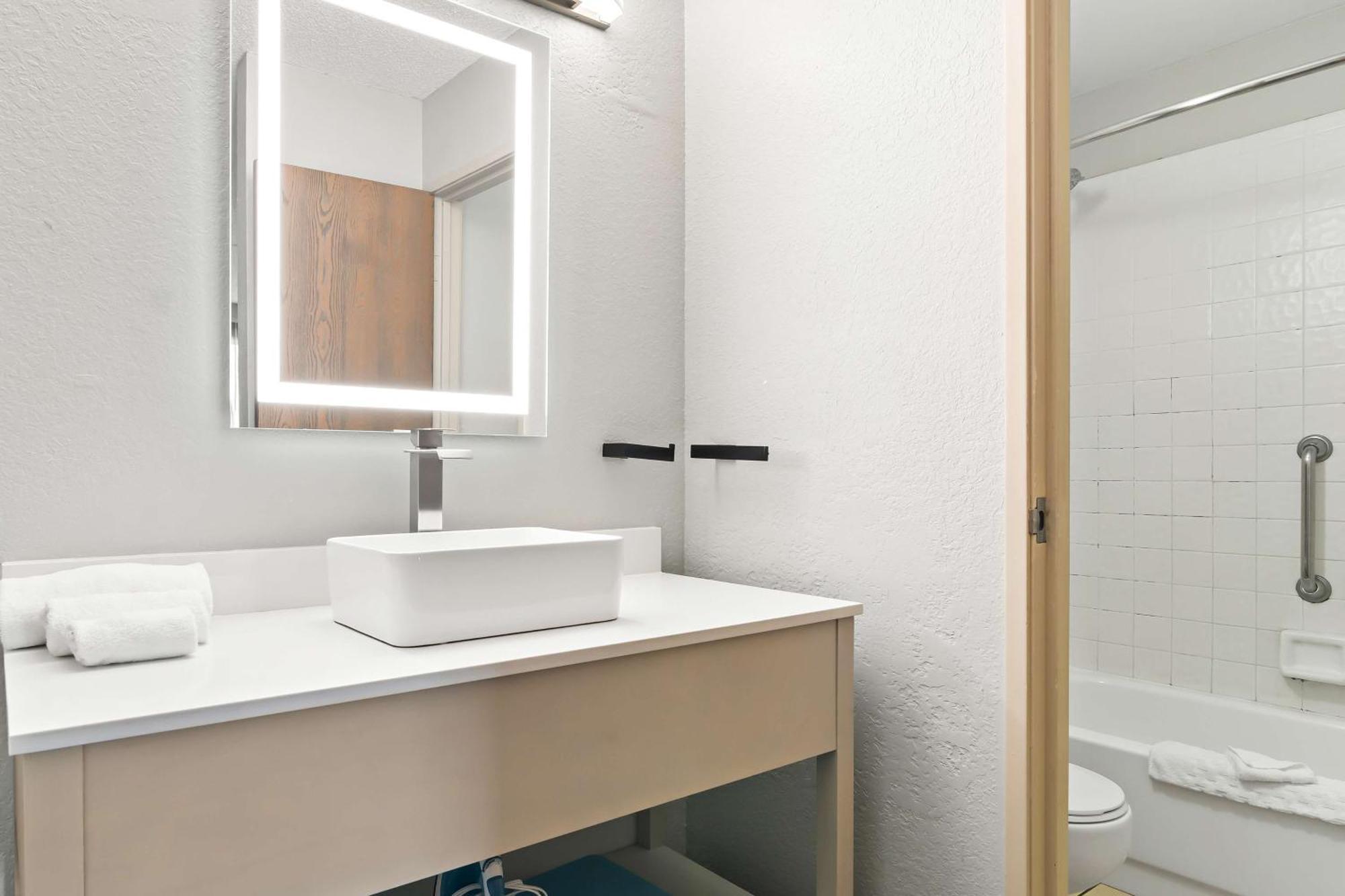Double Room Two Double Beds Non-Smoking