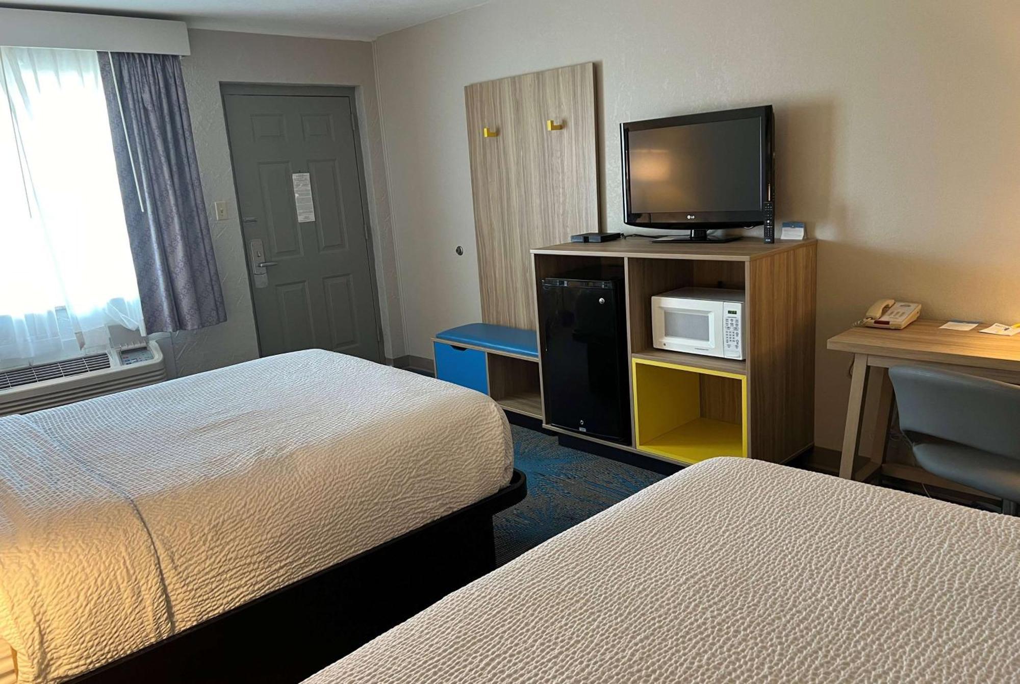 Deluxe Double Room Two Double Beds Non-Smoking