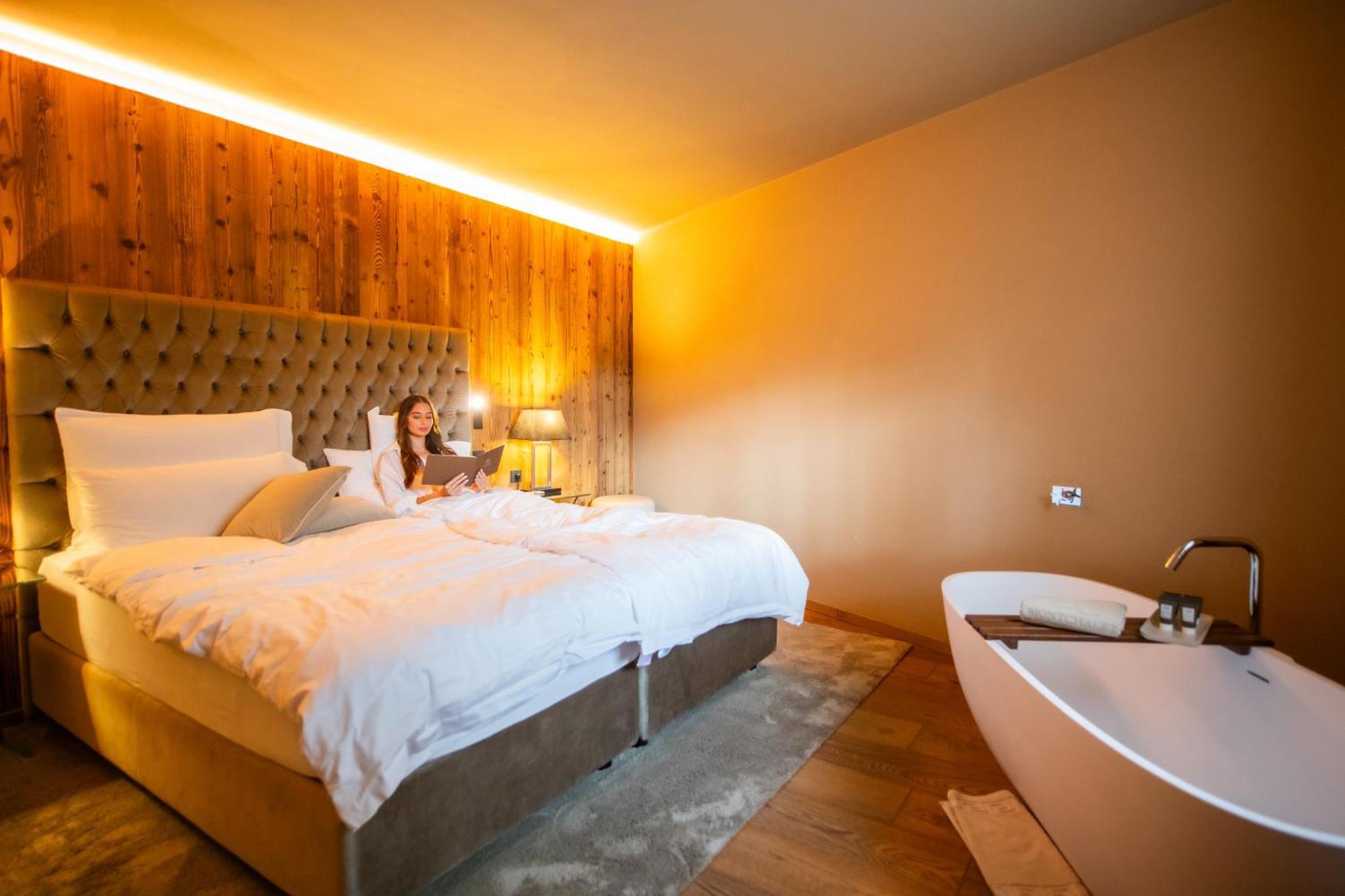 Comfort Suite Spa Bath Garden
