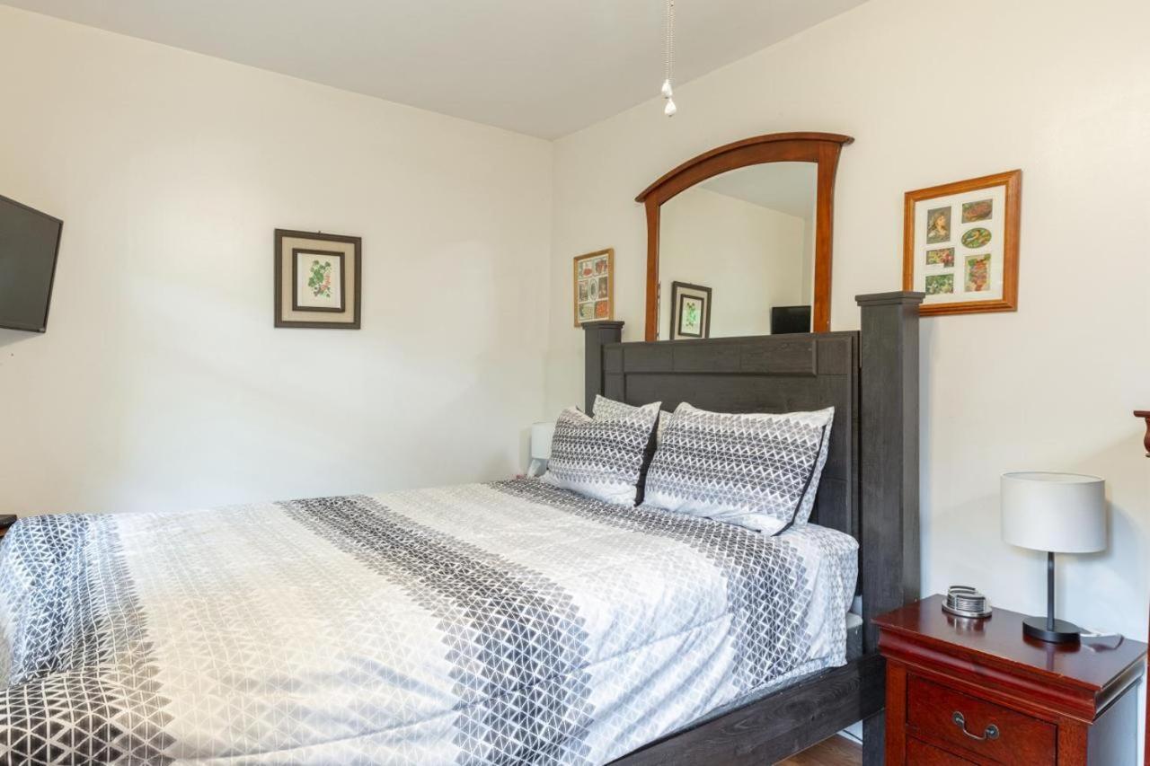 Deluxe Downstairs Double Room Balcony