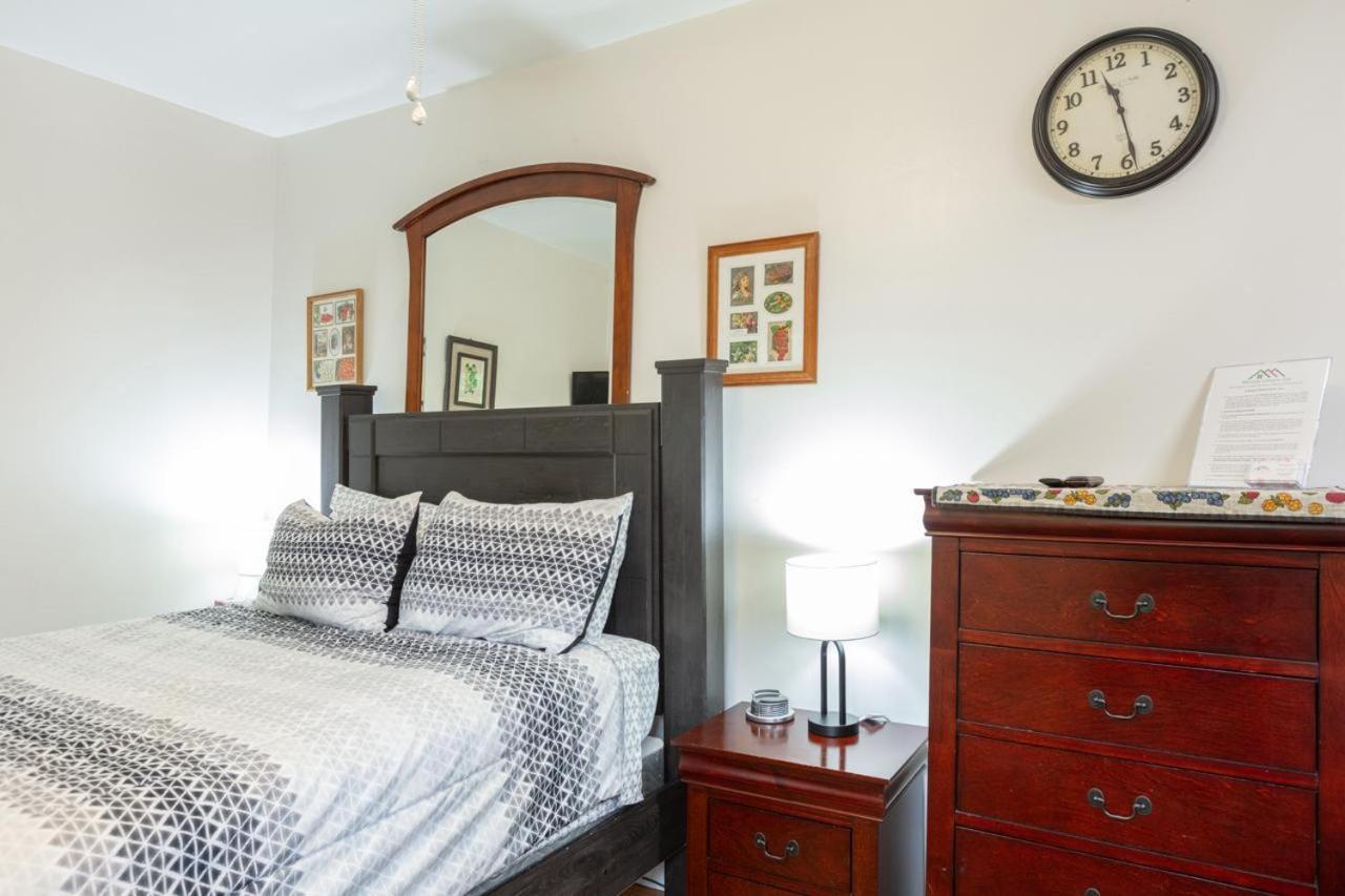 Deluxe Downstairs Double Room Balcony