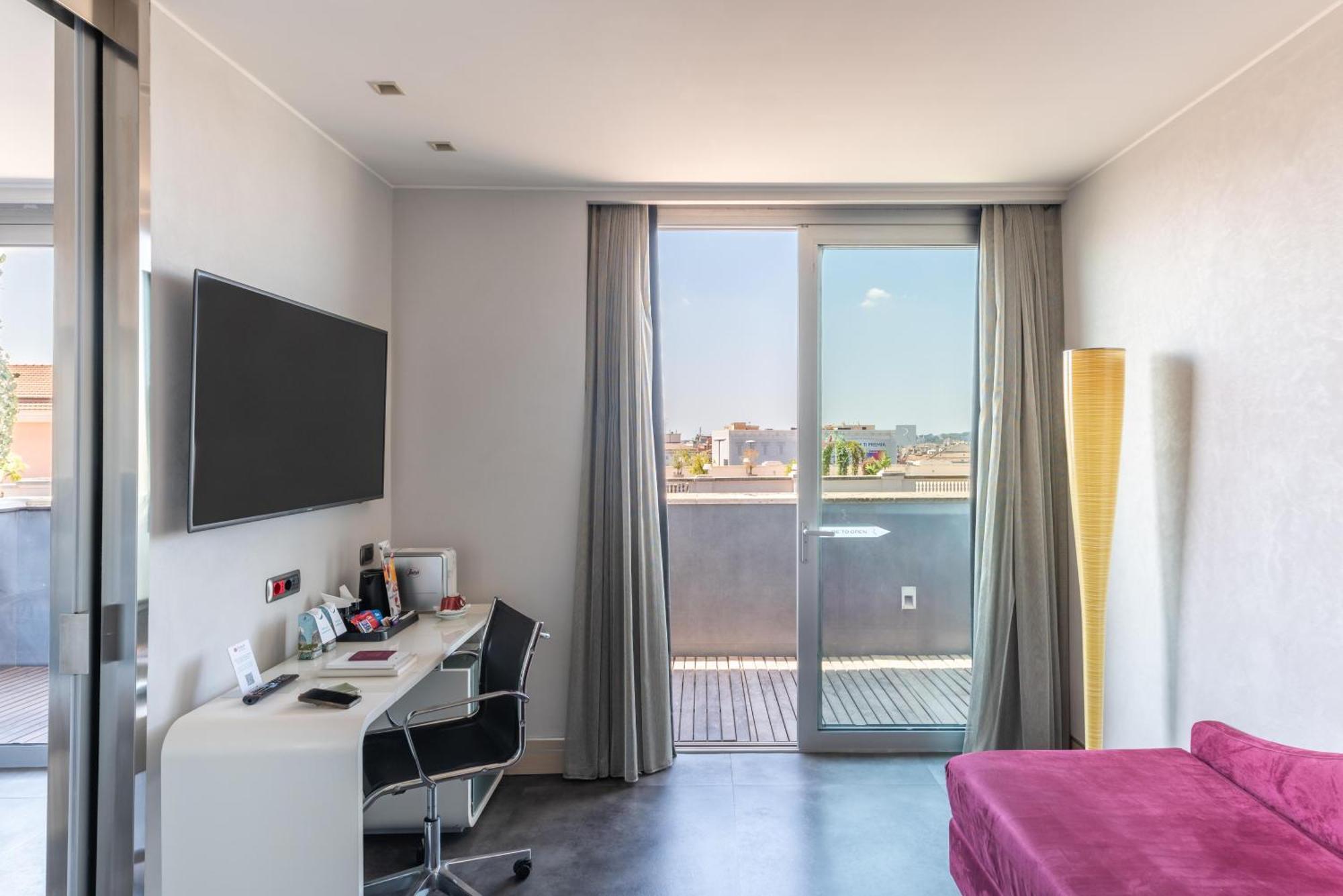 Junior King Suite Terrace City View