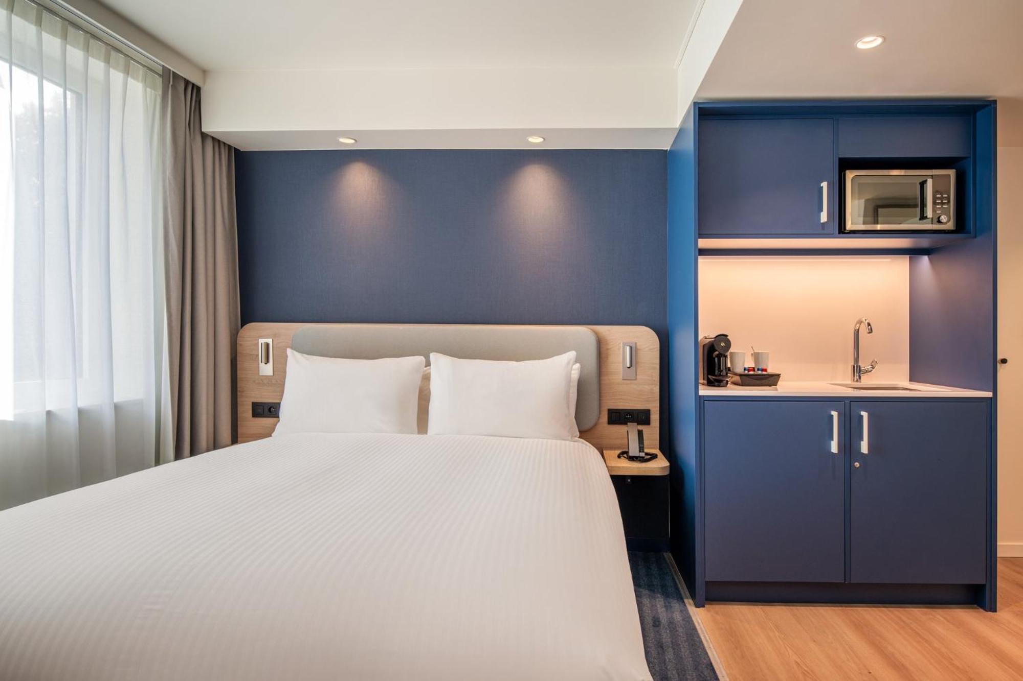 Suite met Queensize Bed en Kitchenette