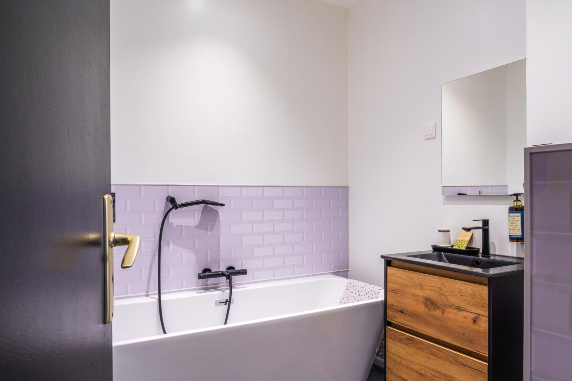 Twin Room,1623646336:JPEG
