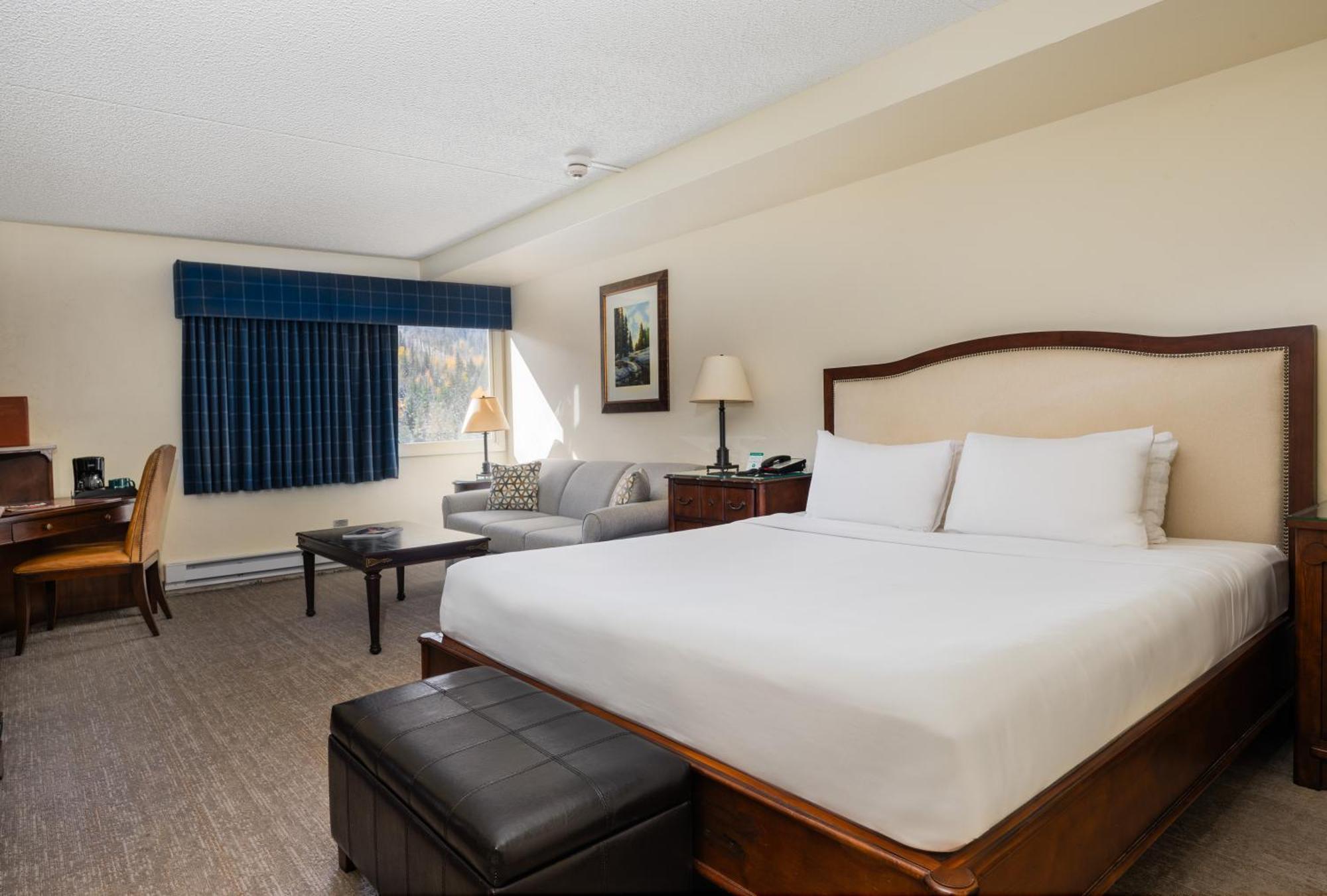 King Room Sofa Bed Valley View