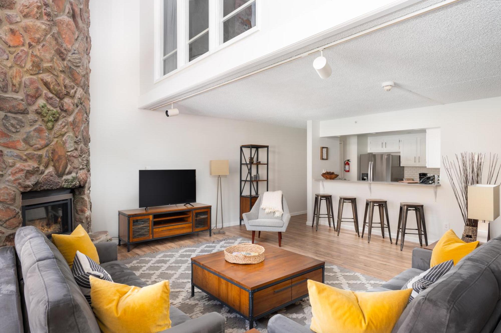 Two-Bedroom Apartment Valley View