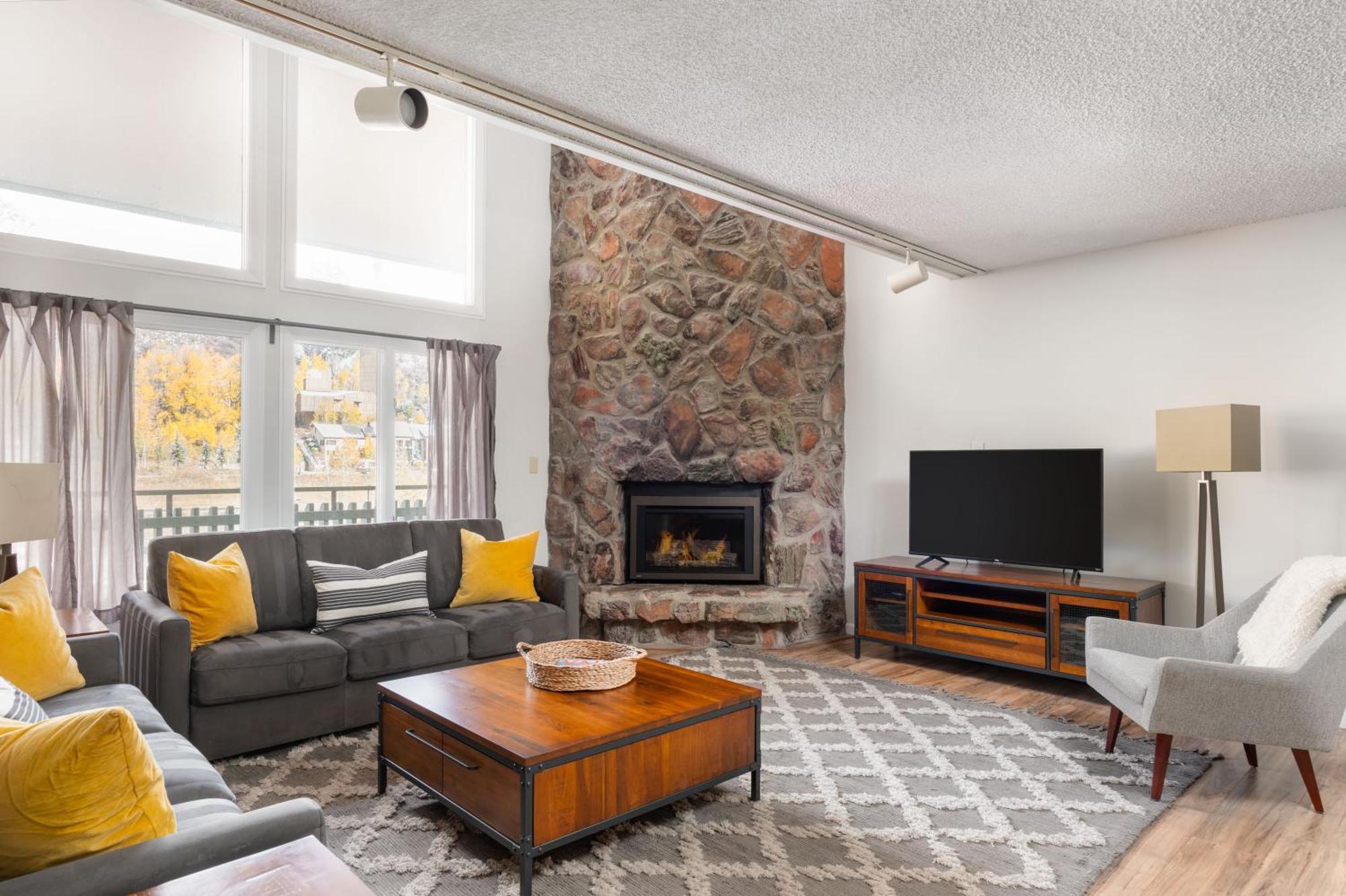 Two-Bedroom Apartment Valley View