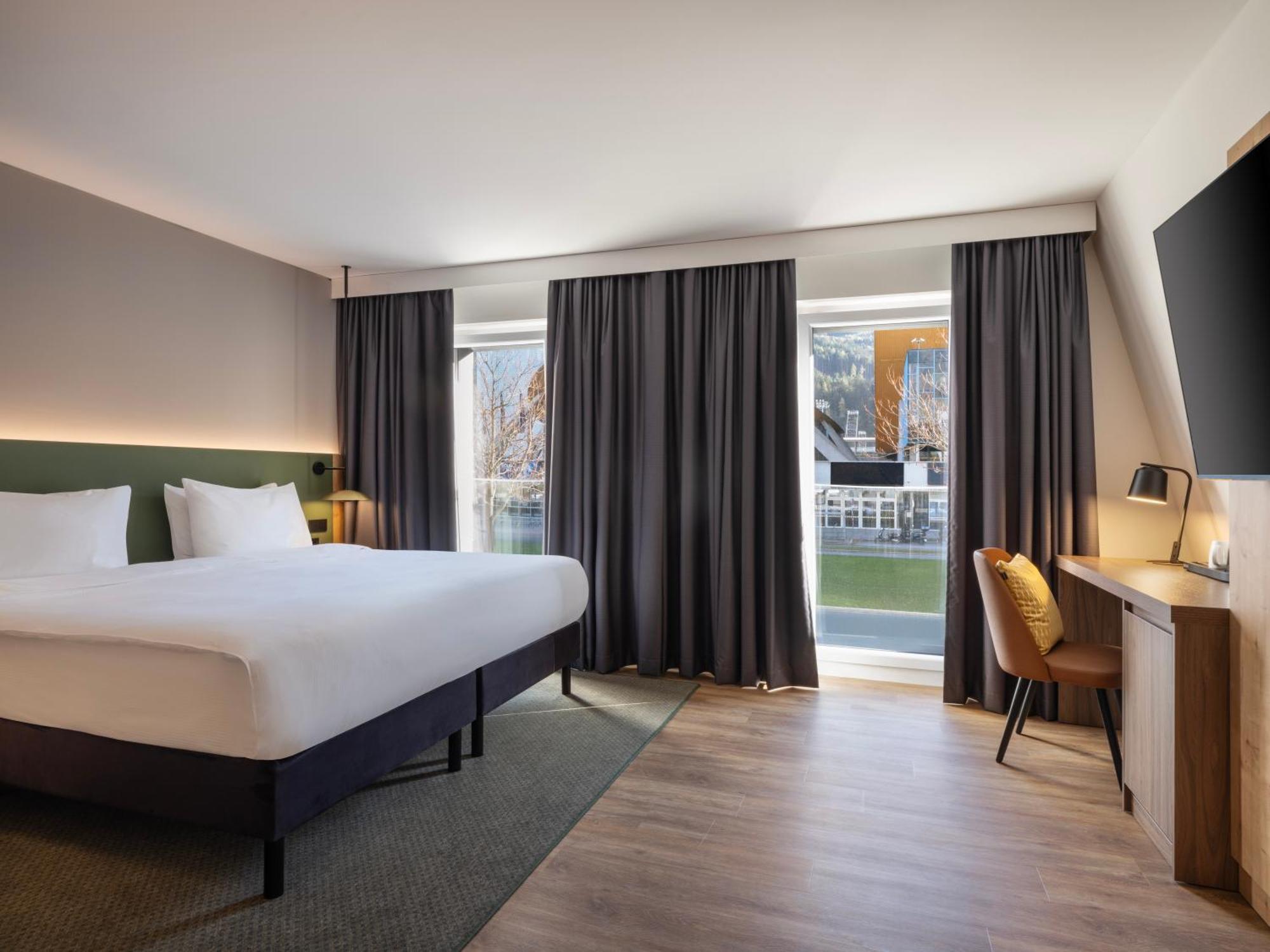King Room - Mobility Accessible