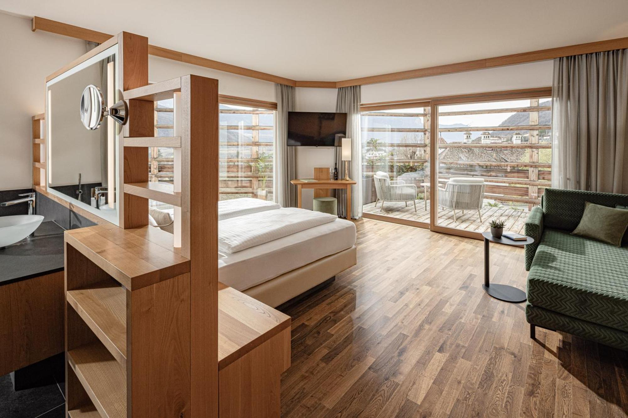 Junior Suite,1623663554:JPEG
