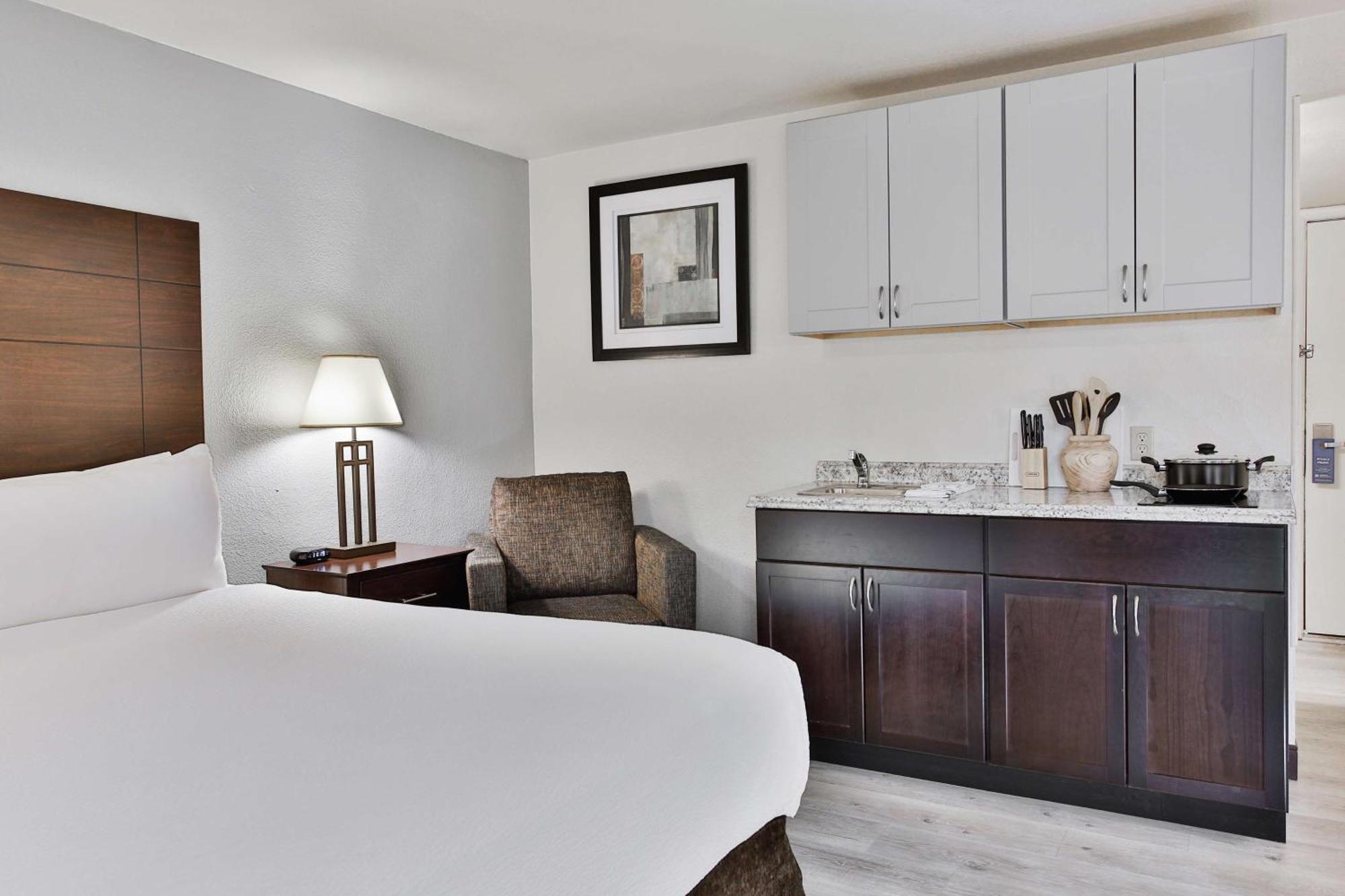 King Room Kitchenette