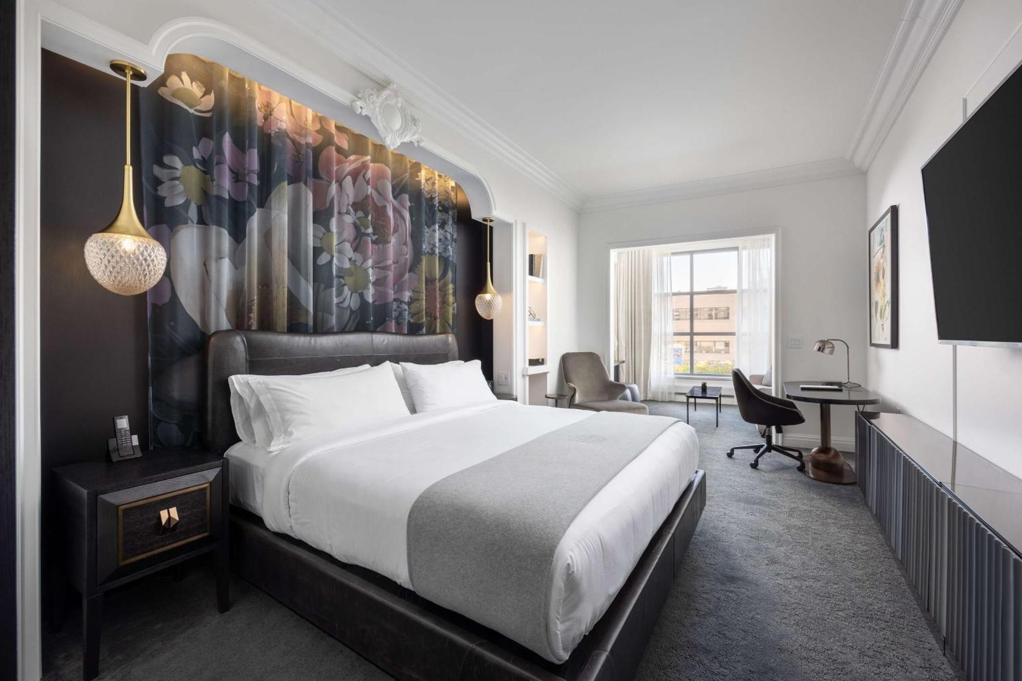 Solarium King room