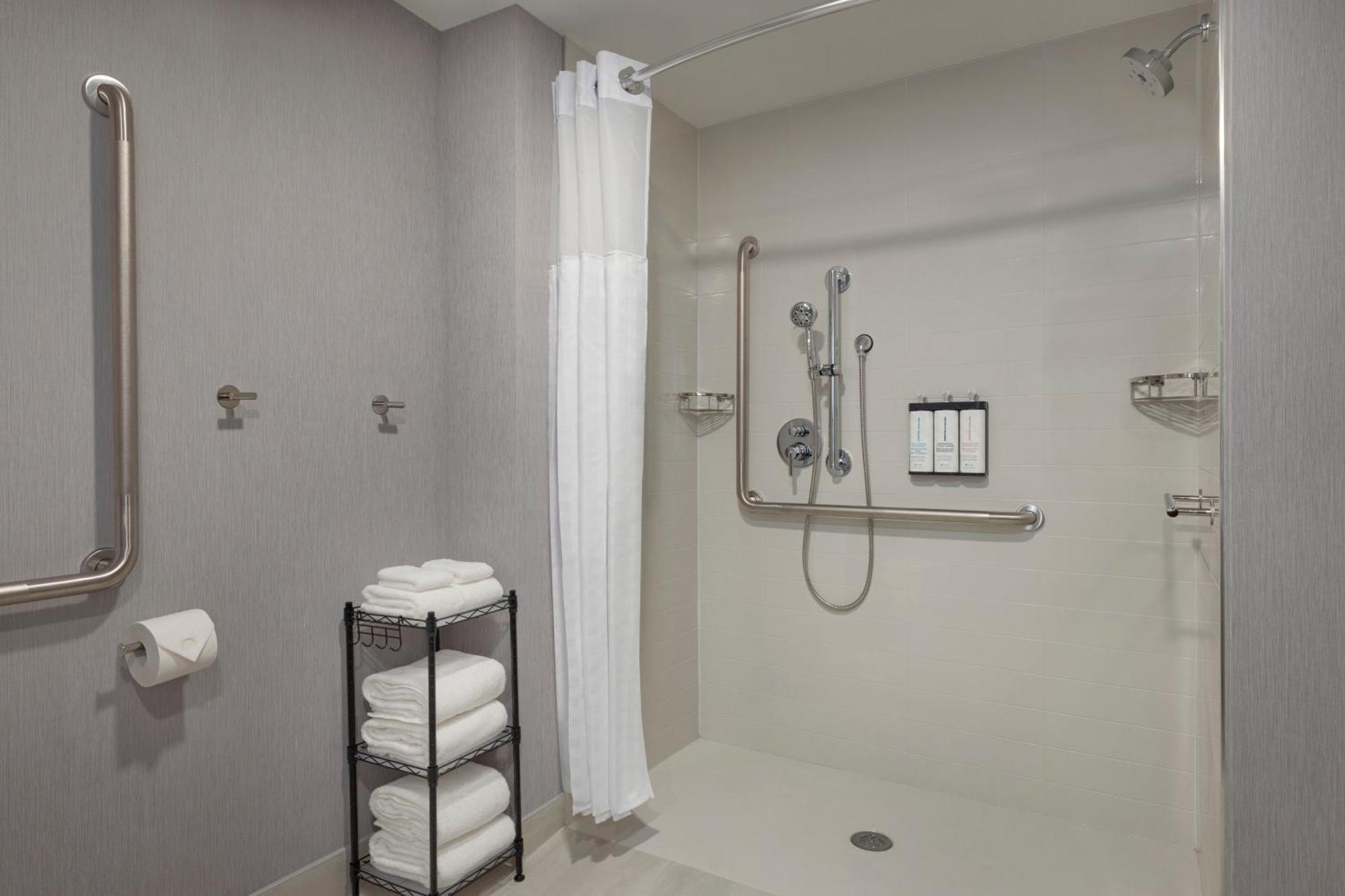 Queen Room with Sofa Bed and Roll-In Shower - Mobility Accessible