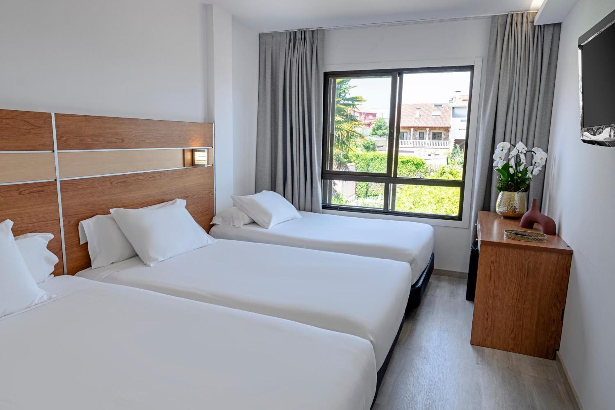 3 Single Beds