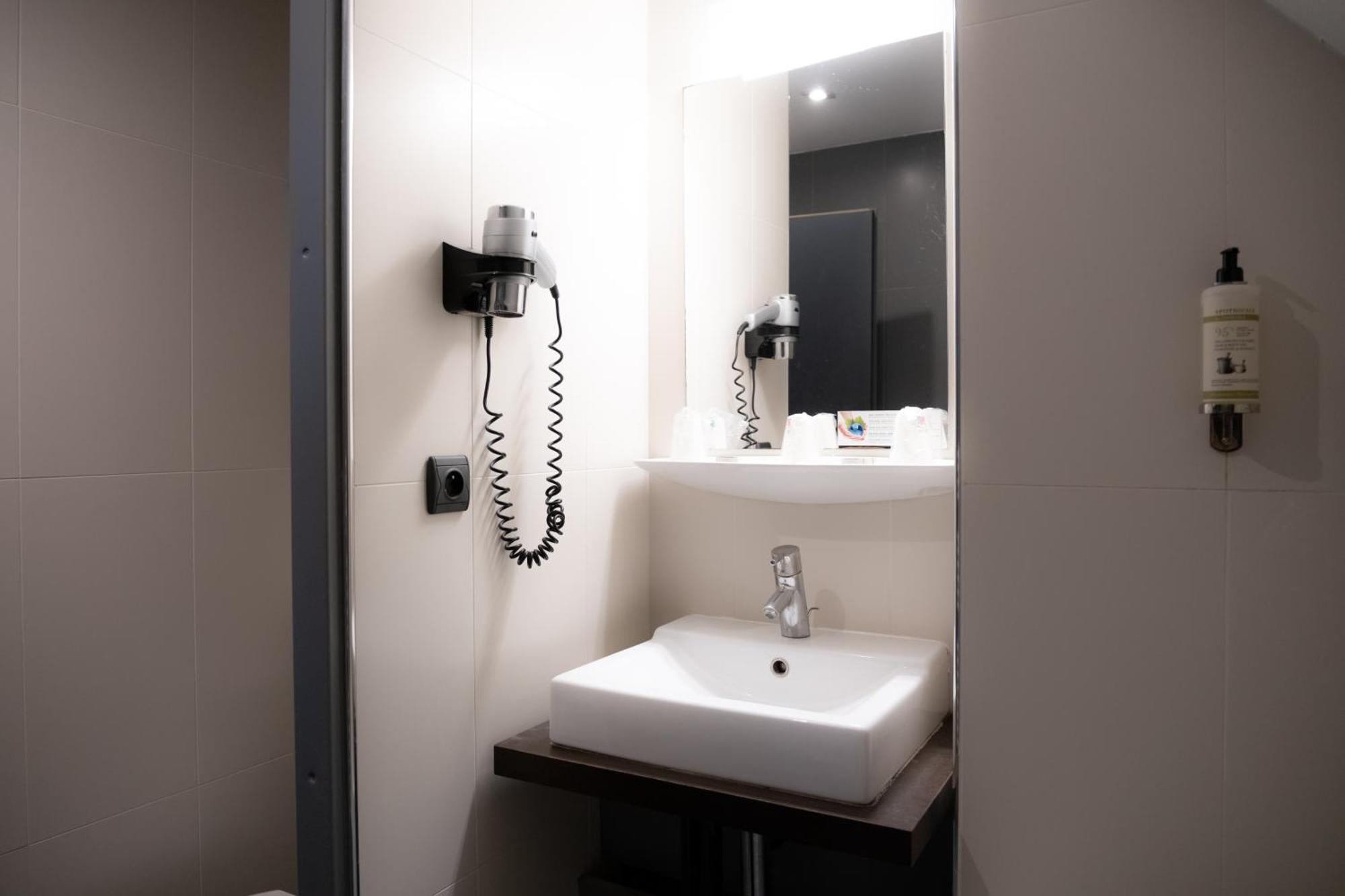 Triple Room,1624313385:JPEG