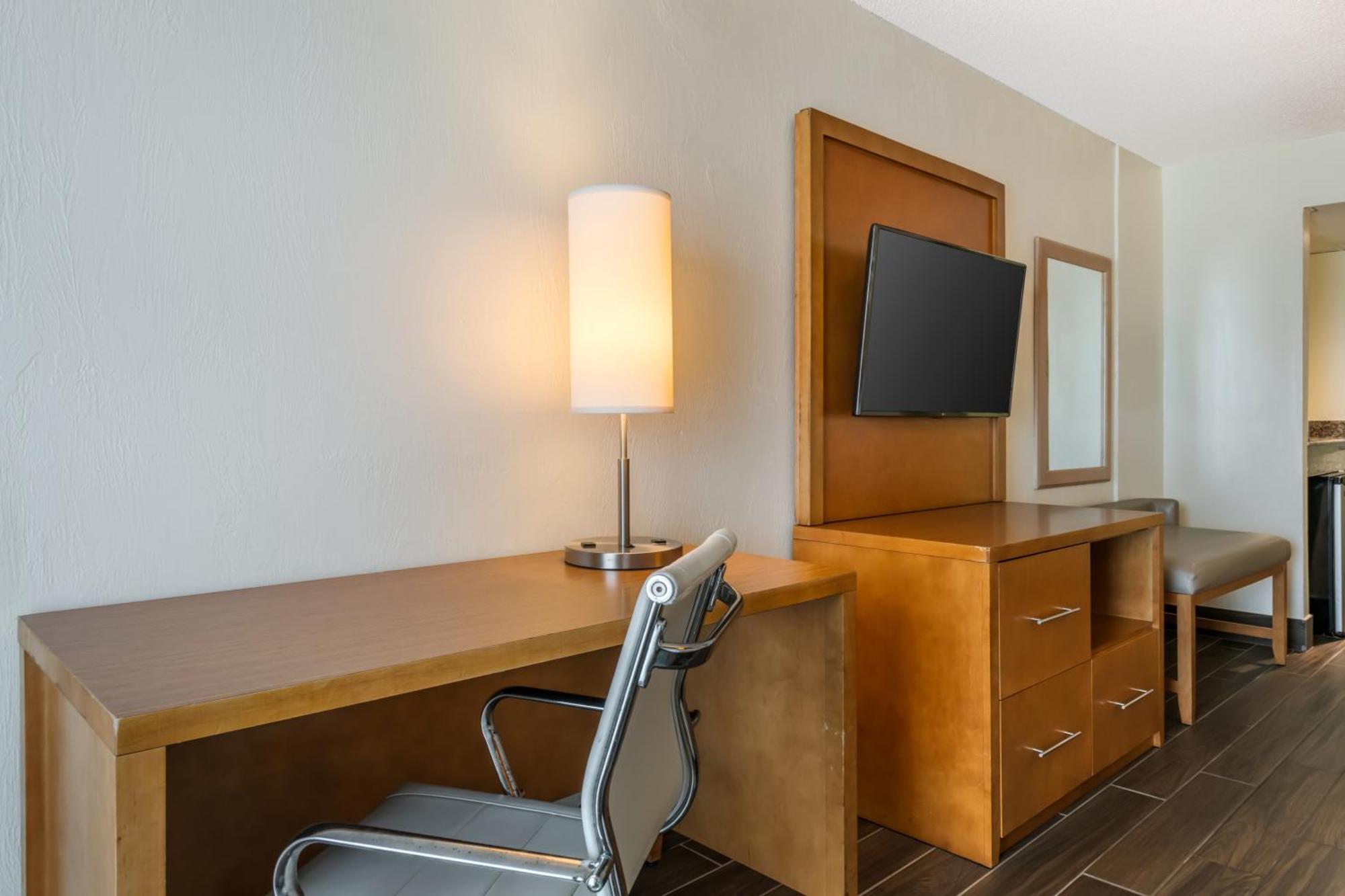 Deluxe King Oceanfront