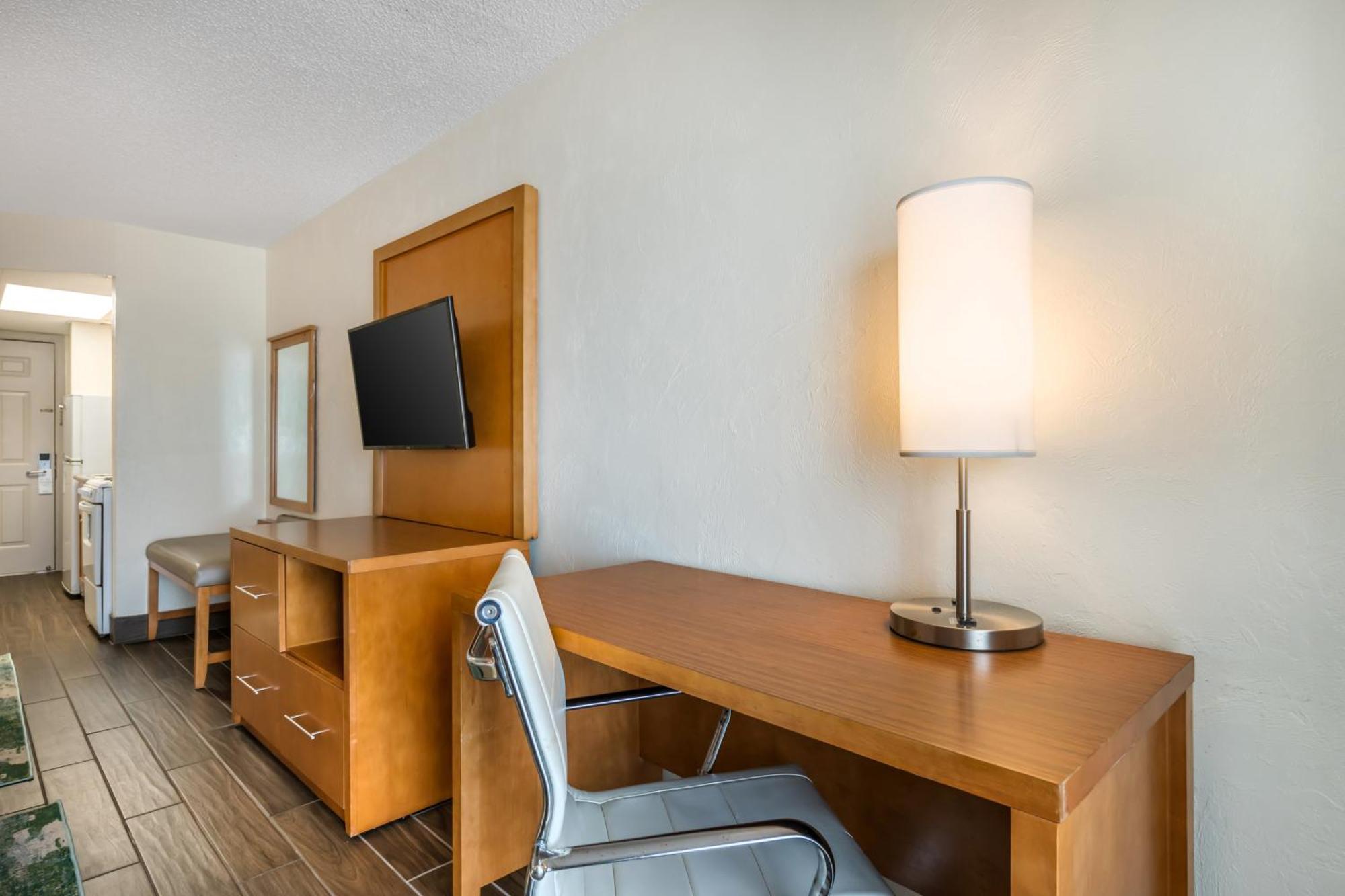 Deluxe King Oceanfront