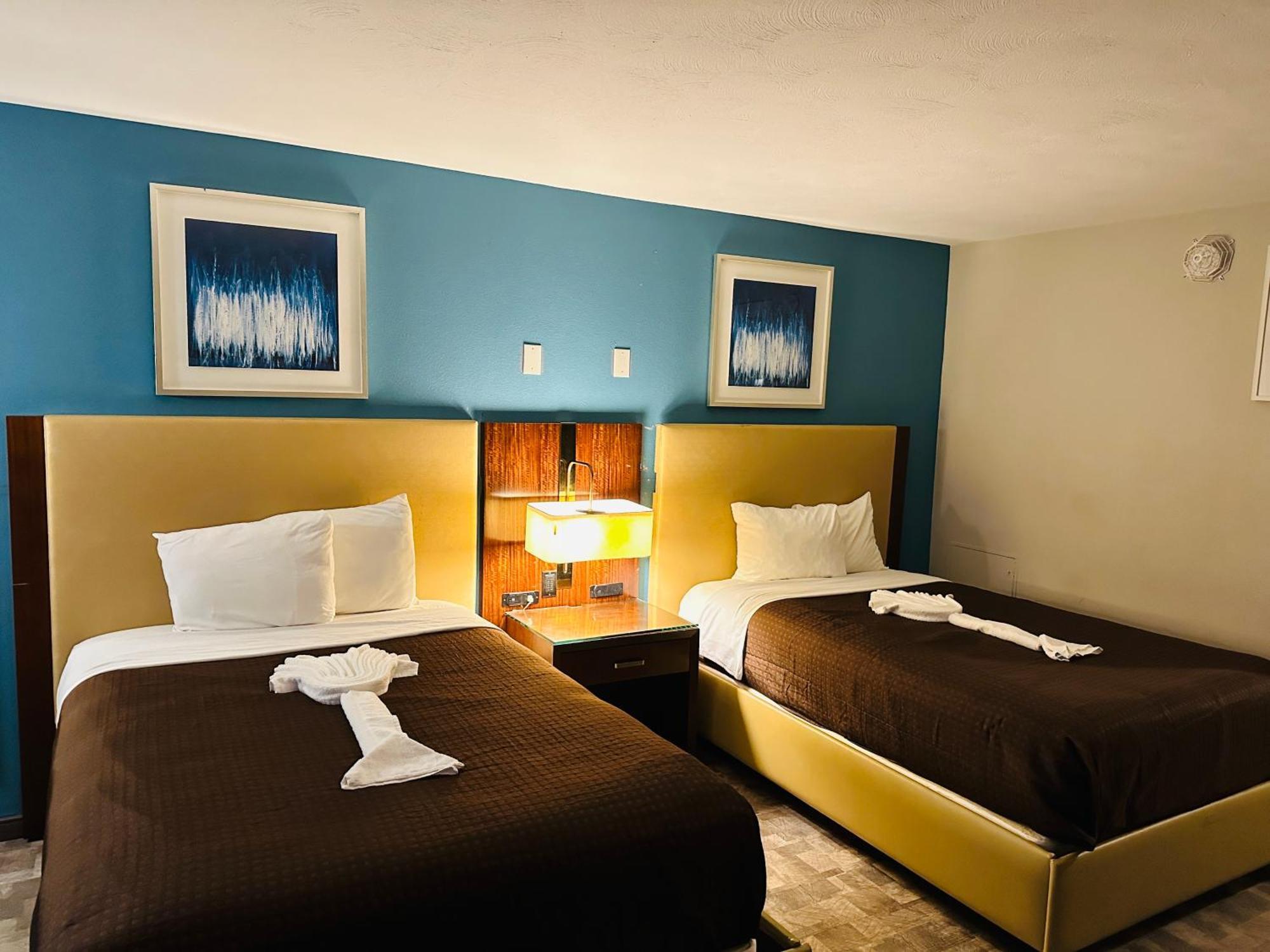 Double Room Two Double Beds Non-Smoking