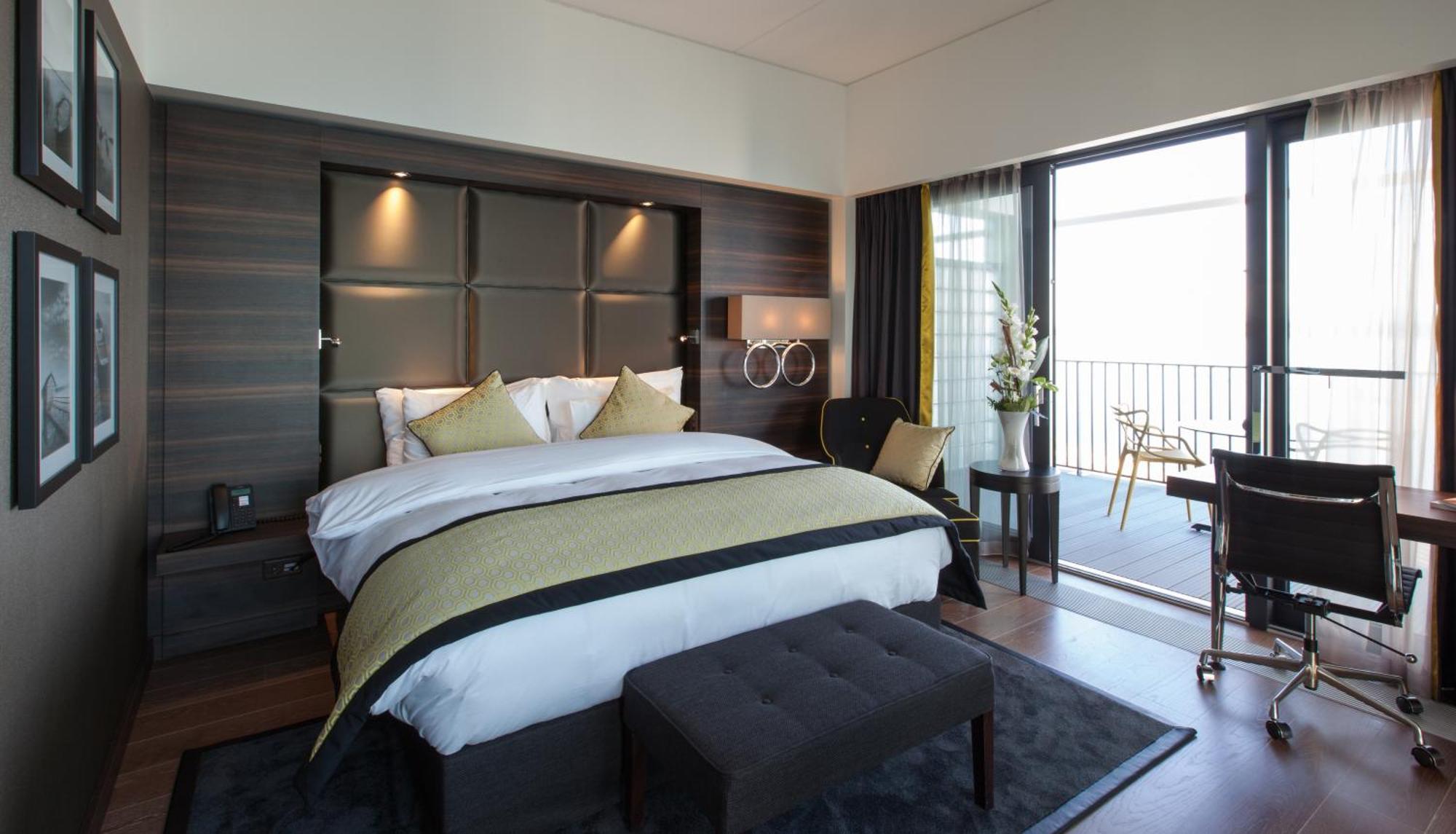 Executive room balcony city view