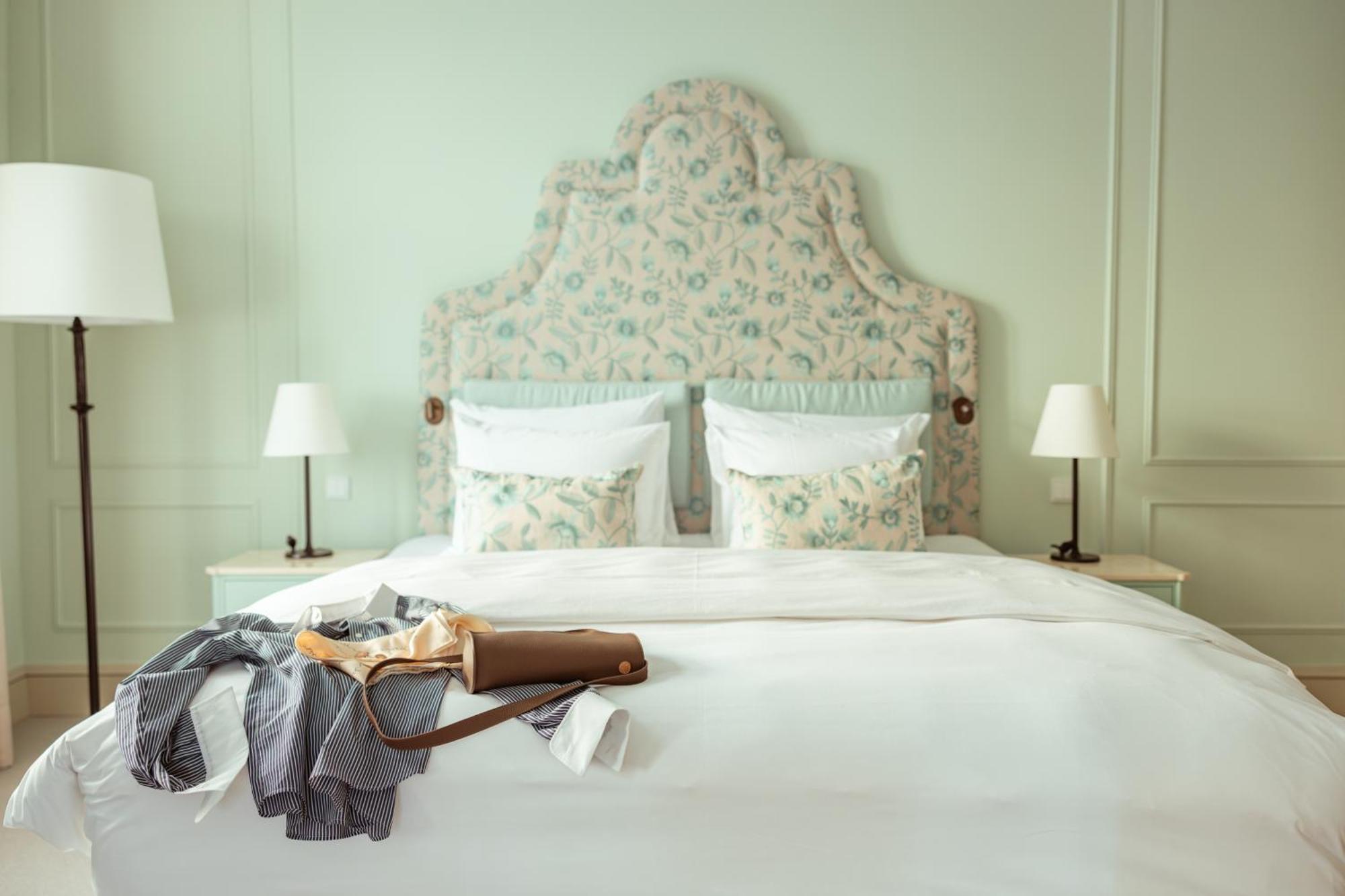 Signature Room